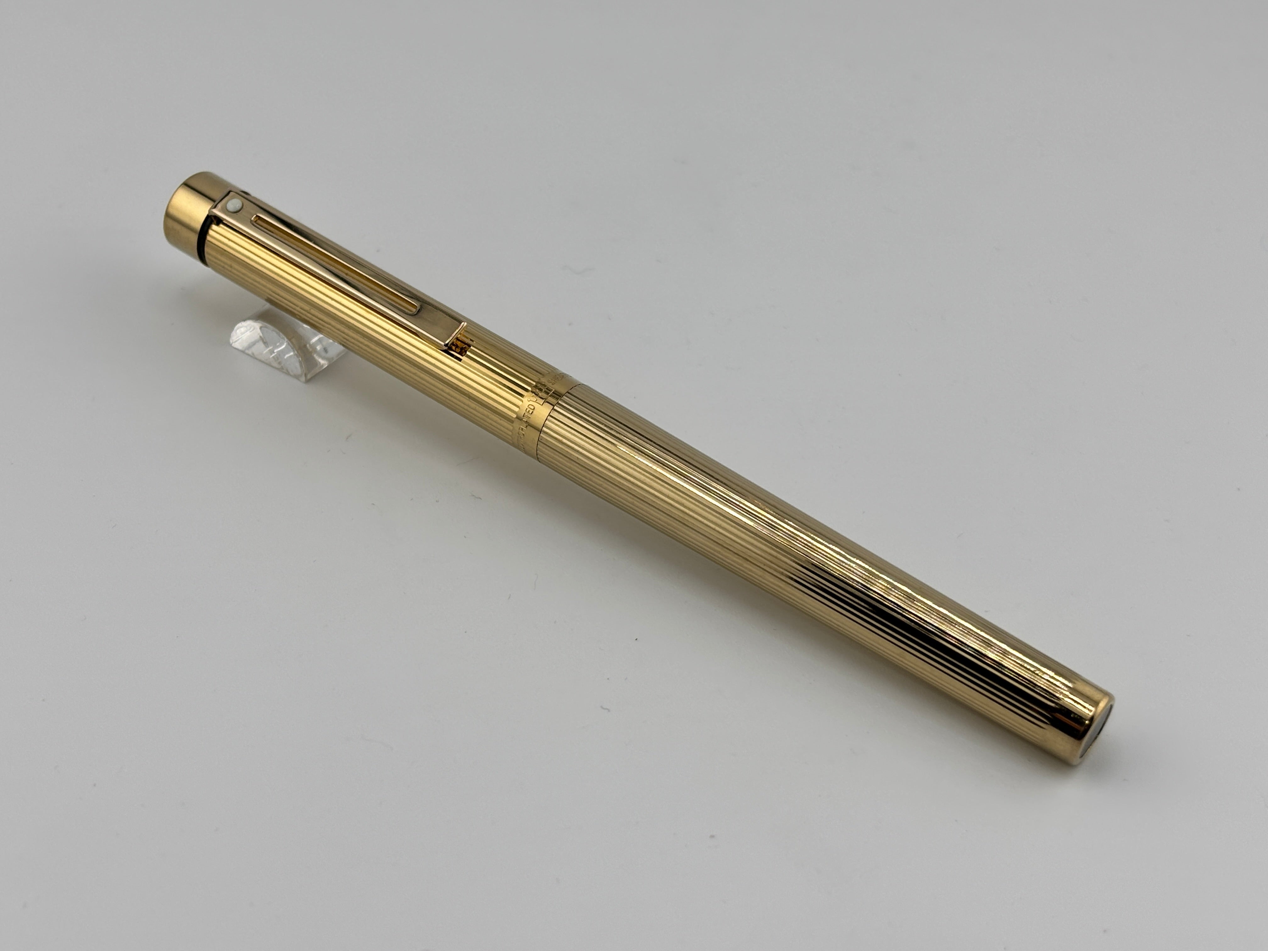 Sheaffer Full-Size Targa Gold-Plated Fluted Fountain Pen - Medium