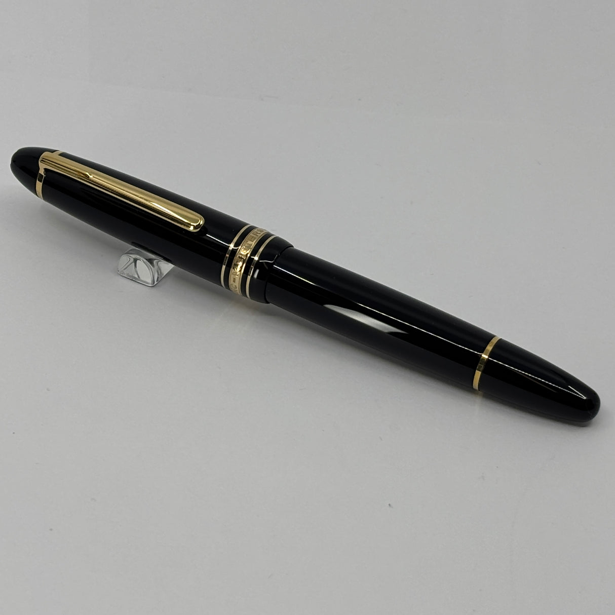 Montblanc #146 Black Resin LeGrand Meisterstuck Fountain Pen  - Fine 18kt Gold Nib (Generally Sold with 14kt Nib)