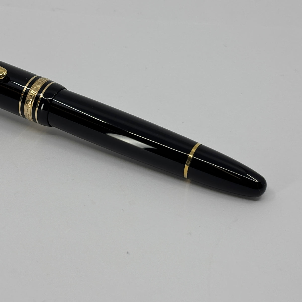 Montblanc #146 Black Resin LeGrand Meisterstuck Fountain Pen  - Fine 18kt Gold Nib (Generally Sold with 14kt Nib)