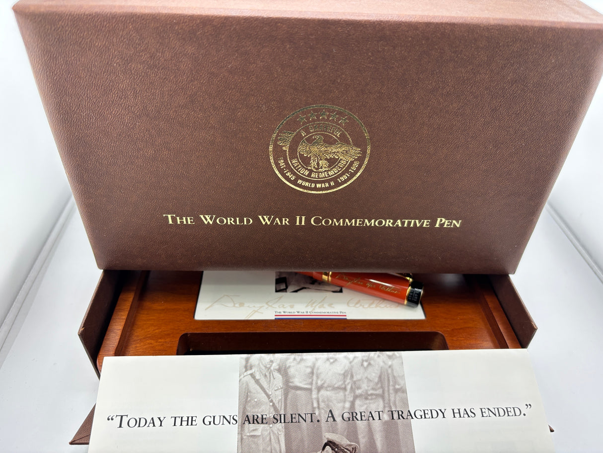 Parker Duofold Centennial (Largest Size) Douglas MacArthur/World War II Commemorative Limited Edition Fountain Pen - Medium 18kt Gold Nib