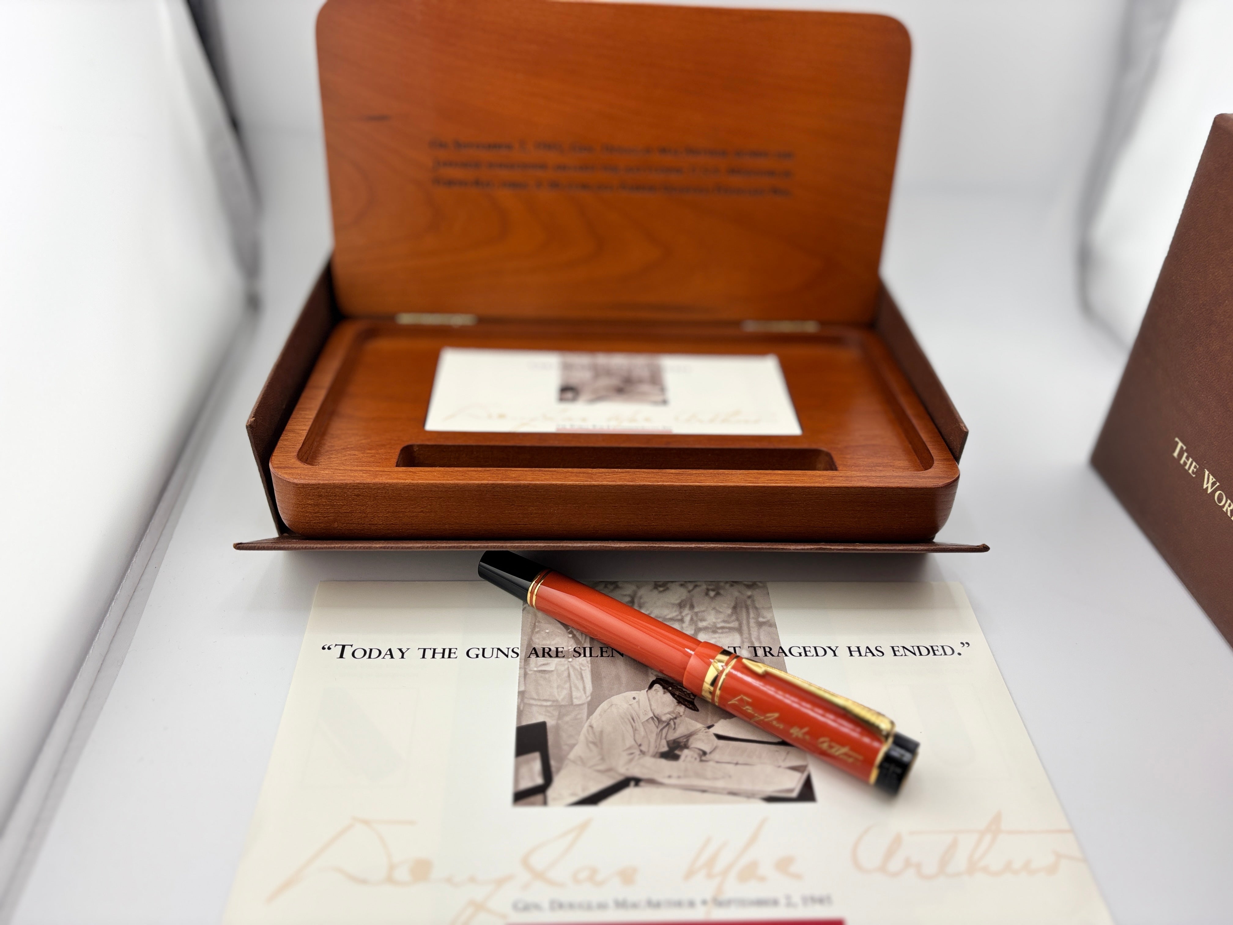 Parker Duofold Centennial (Largest Size) Douglas MacArthur/World