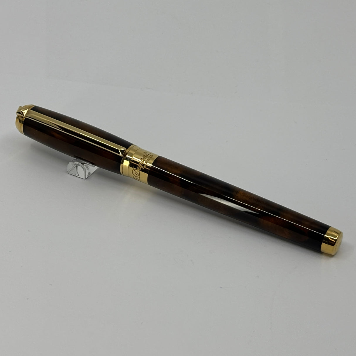 S.T. DuPont Large Line D Atelier Fountain Pen - Marbled Brown/Amber Lacquer -Medium 14kt Gold Nib