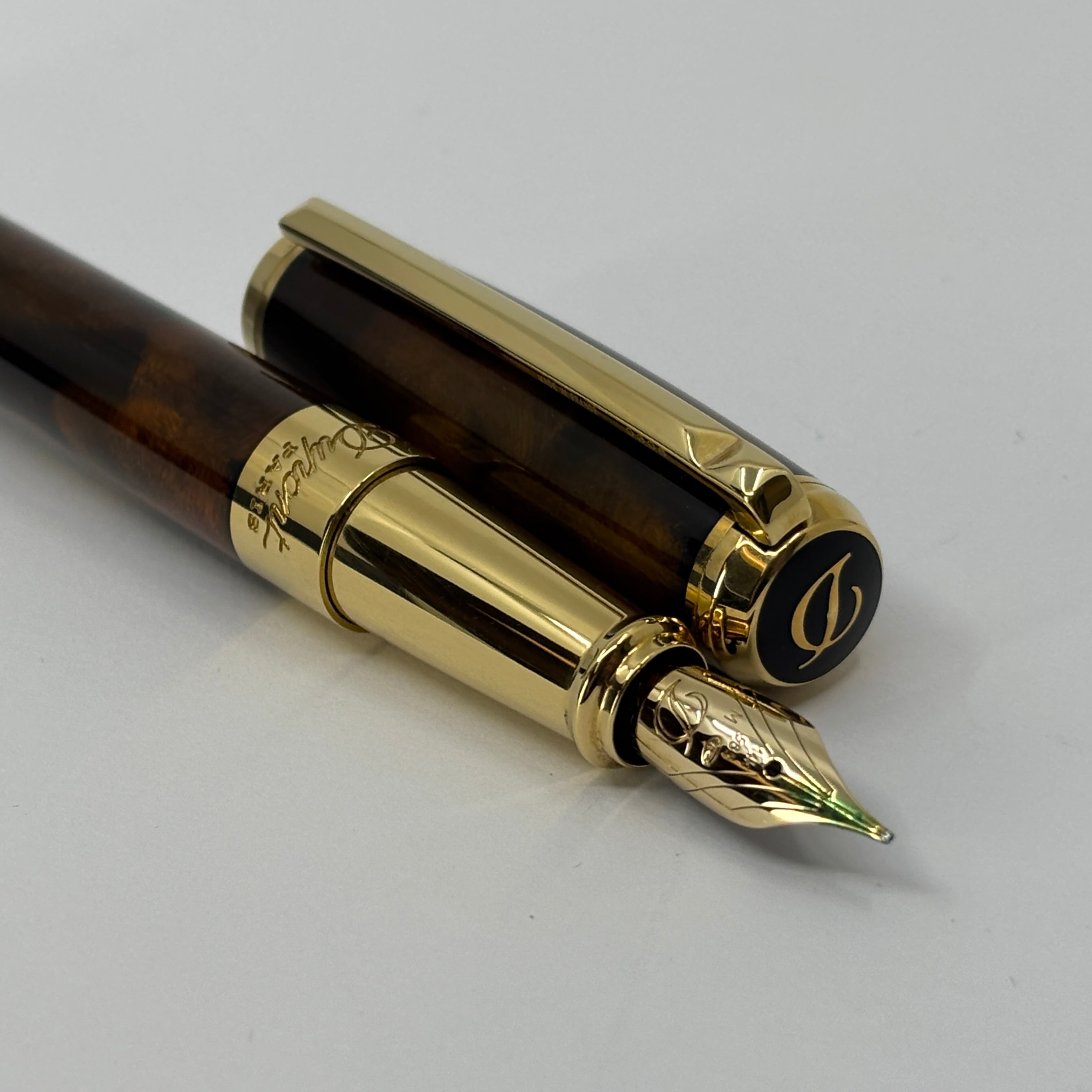 S.T. DuPont Large Line D Atelier Fountain Pen - Marbled Brown