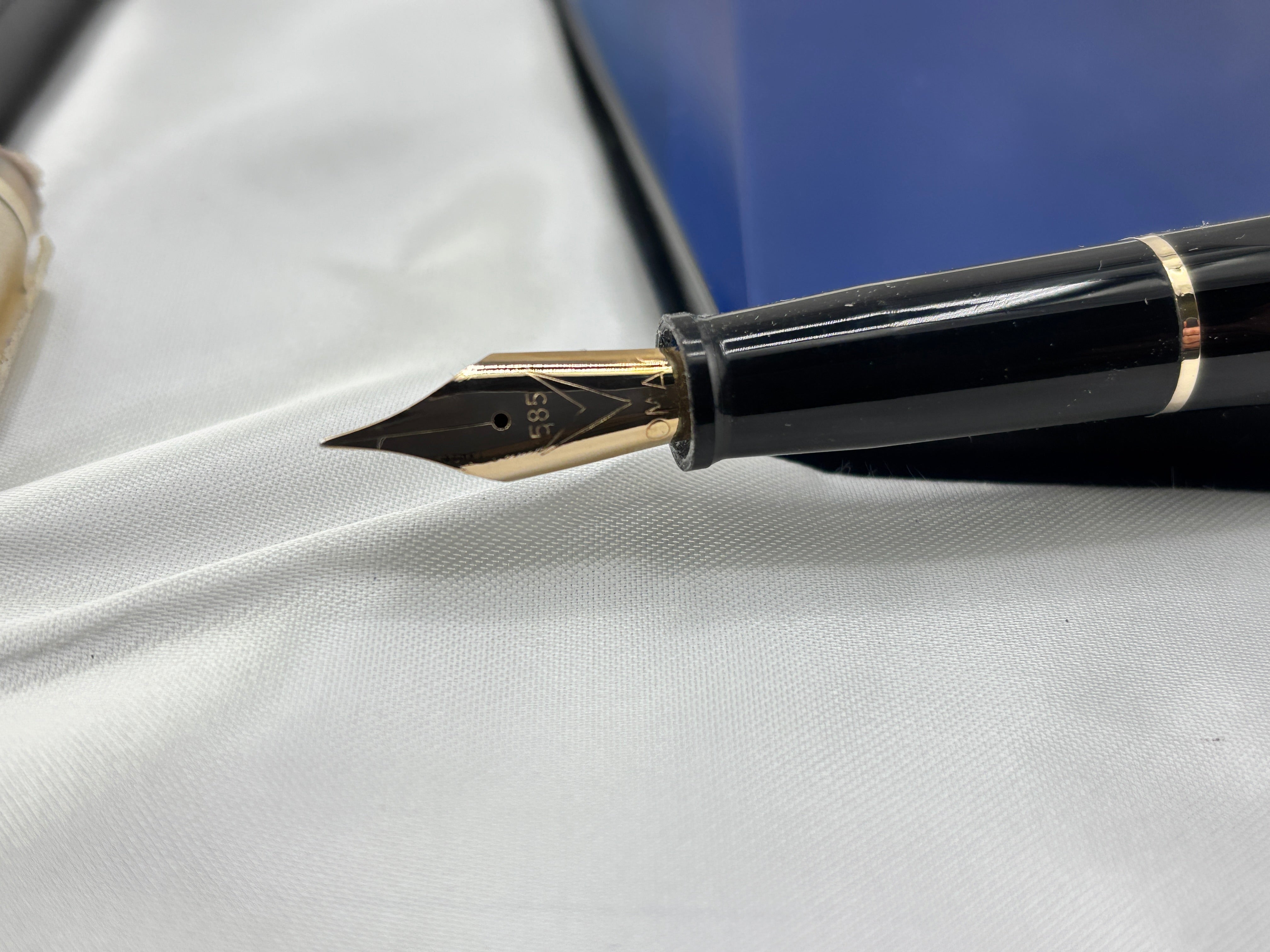 Omas Signum Desk Pen - Superb Flex - Blue Base - Wonderful !! 100