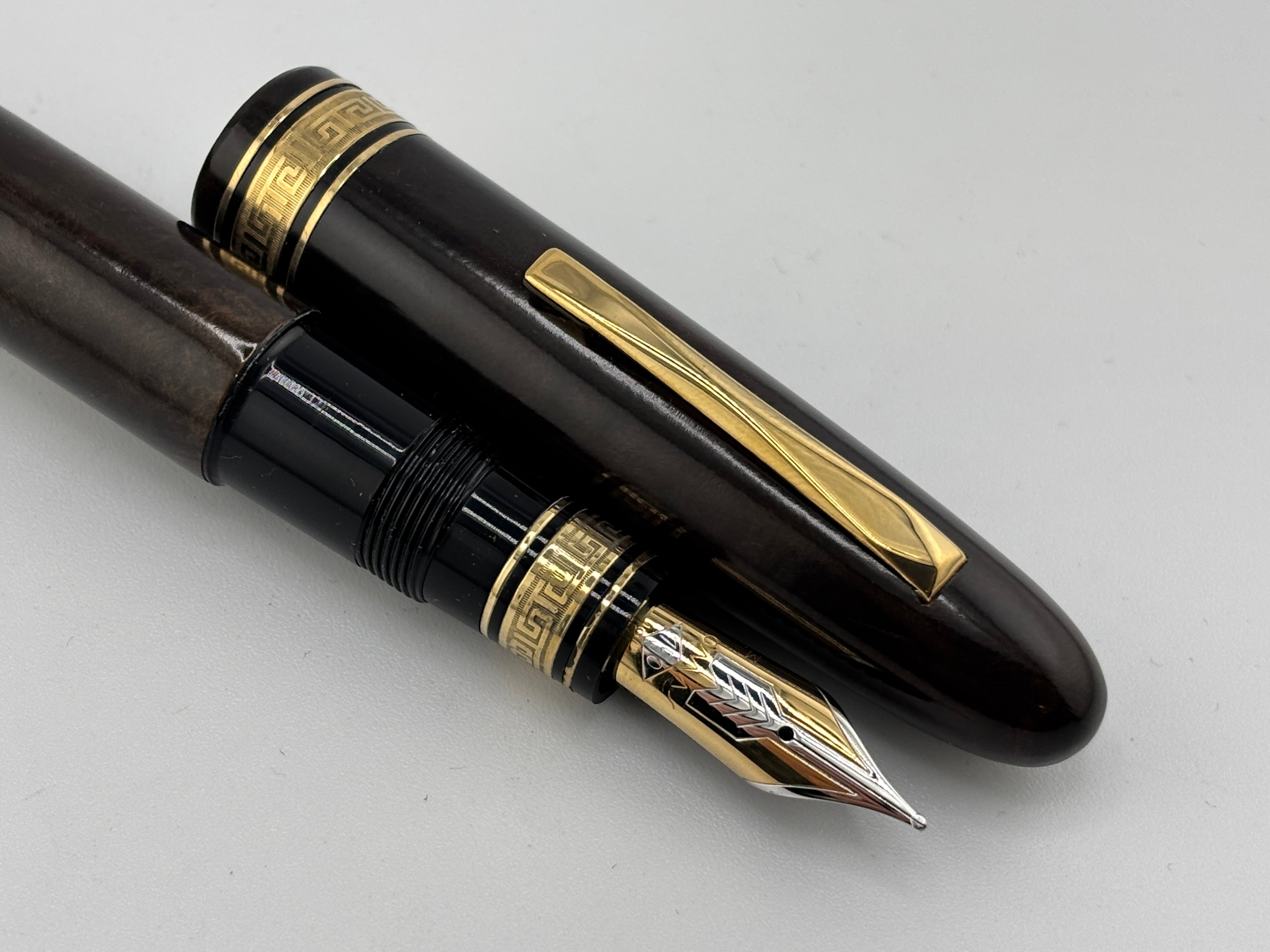 OMAS Largest Size Ogiva AM87 Olive Brown Briarwood Fountain Pen