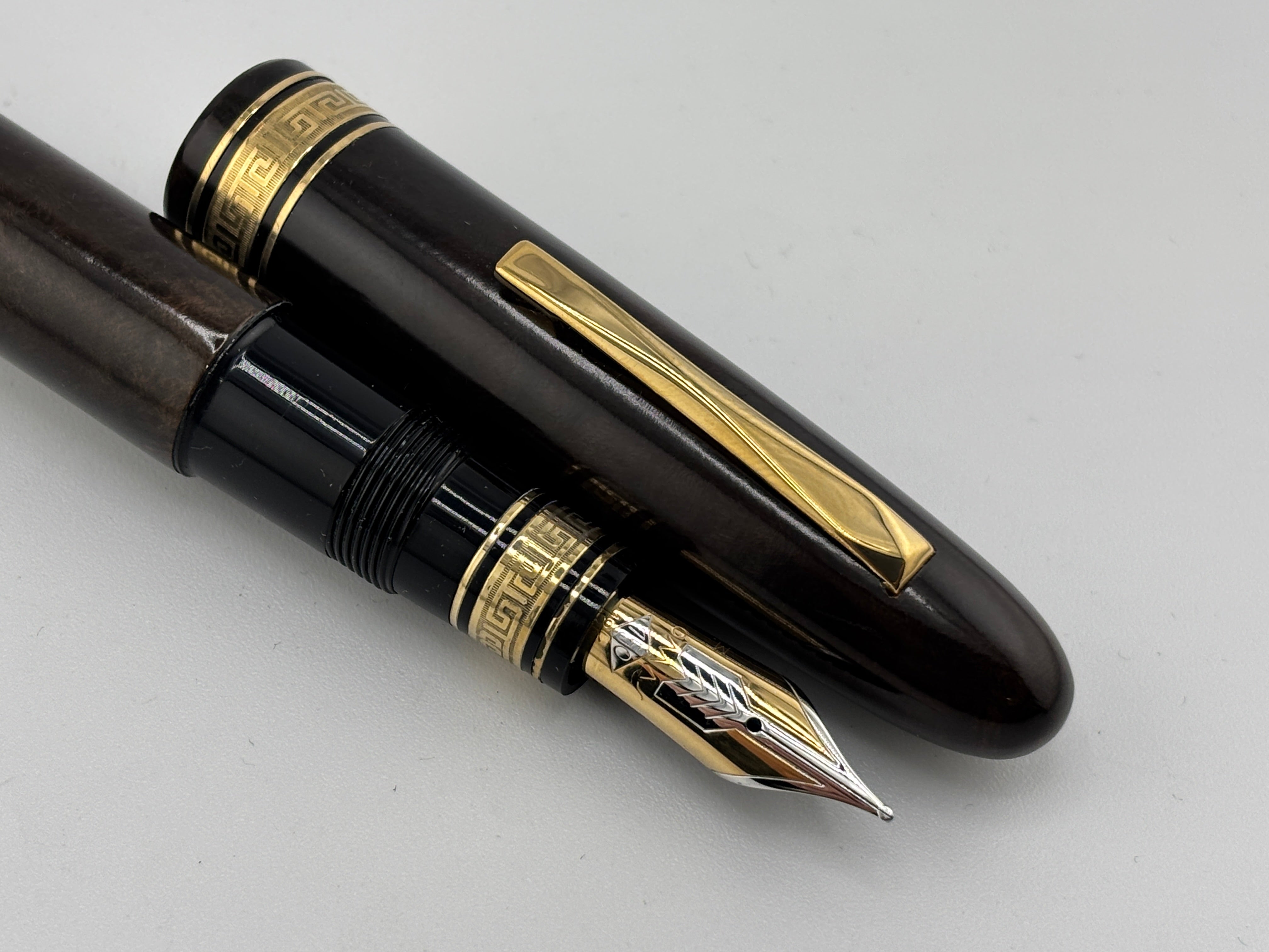 OMAS Largest Size Ogiva AM87 Olive Brown Briarwood Fountain Pen