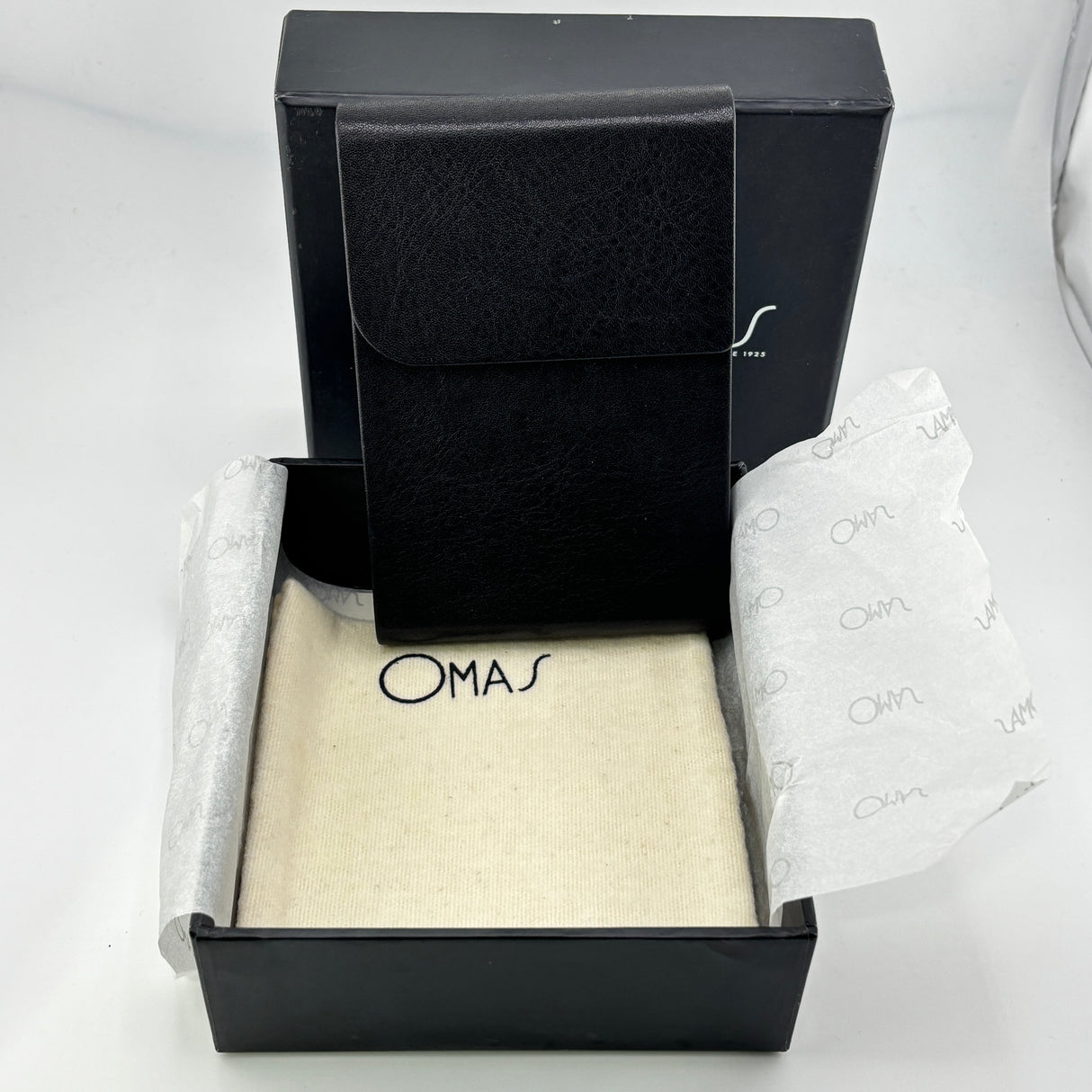 Omas Wallet 100% Black Italian for card and cash  !