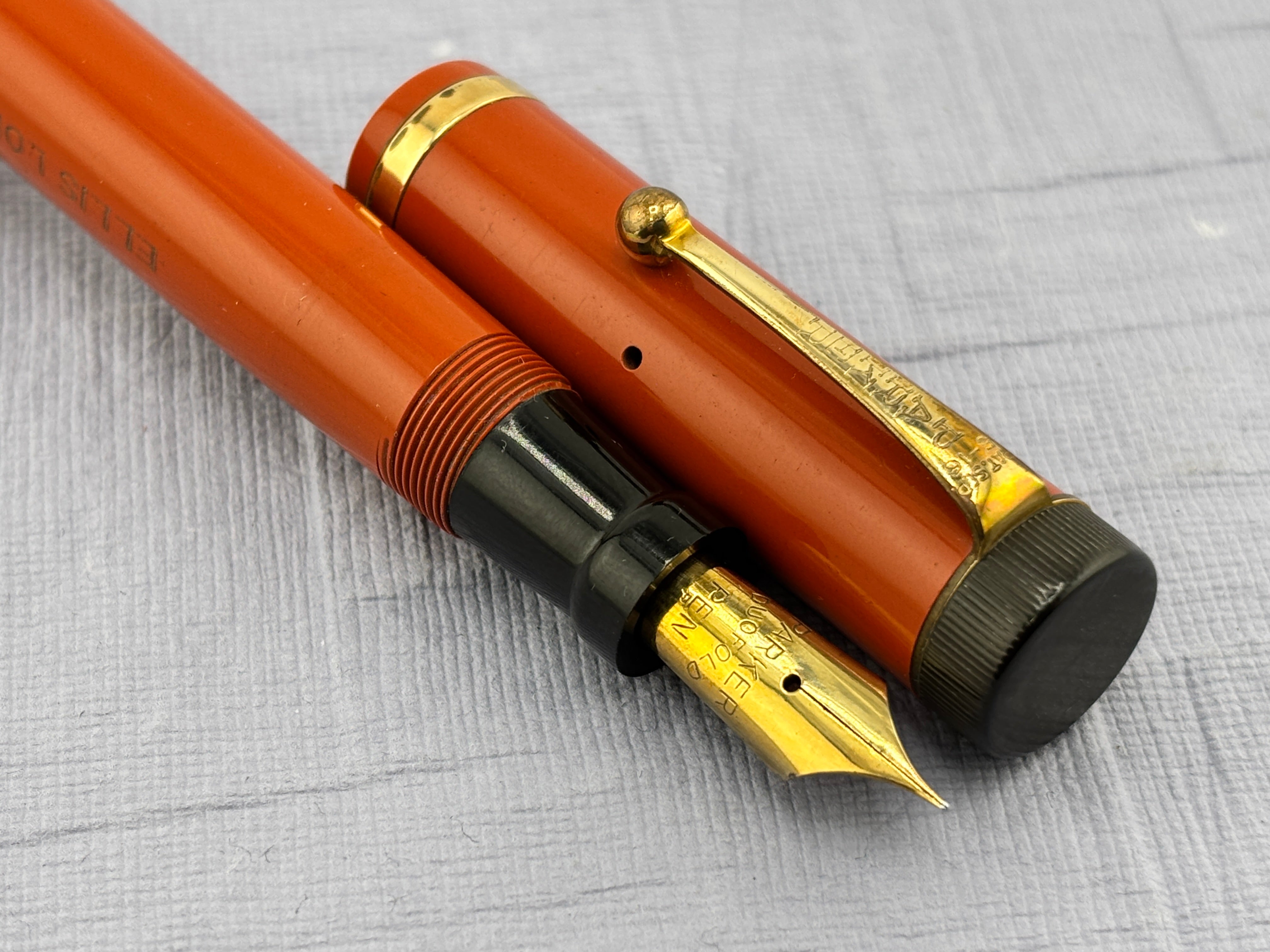 Parker Duofold Senior メカニカルペンシル オレンジ Parker Duofold Senior Orange Hard rubber Fountain Pen – Fountain