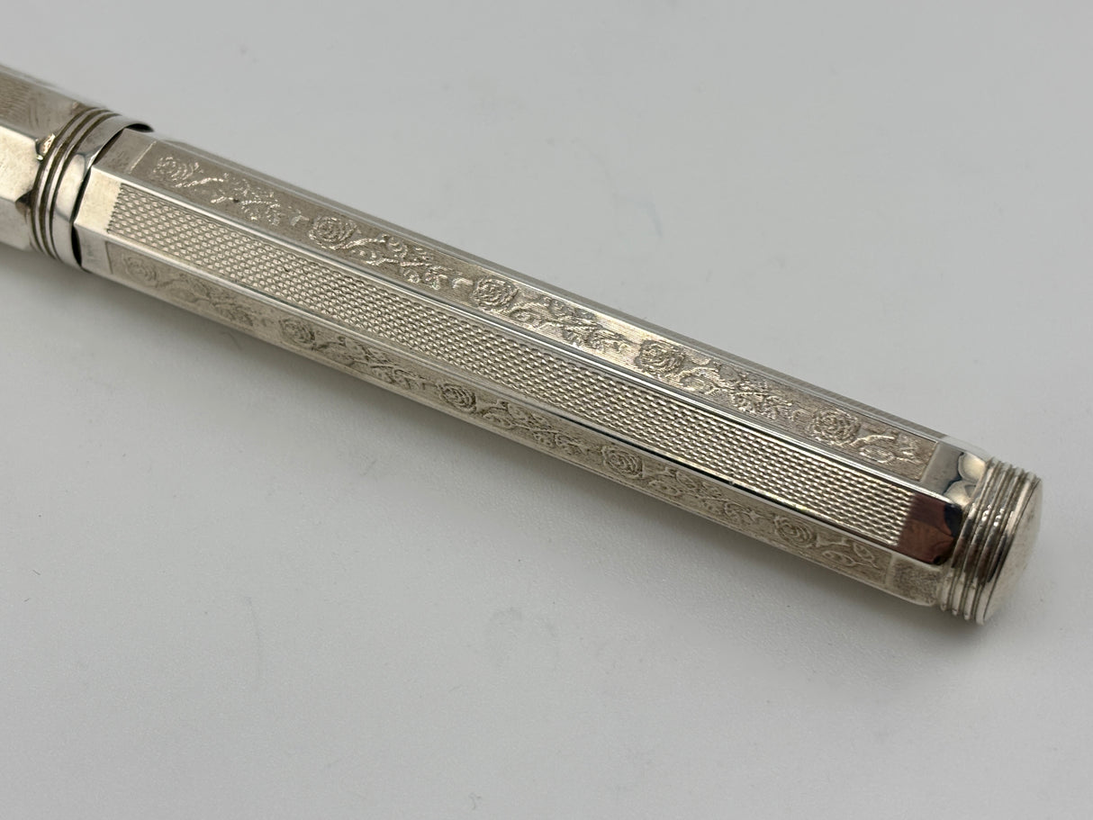 Montegrappa  War of the Roses York Special Edition Faceted .925 Sterling Silver  Fountain Pen - Fine 18kt Gold Nib