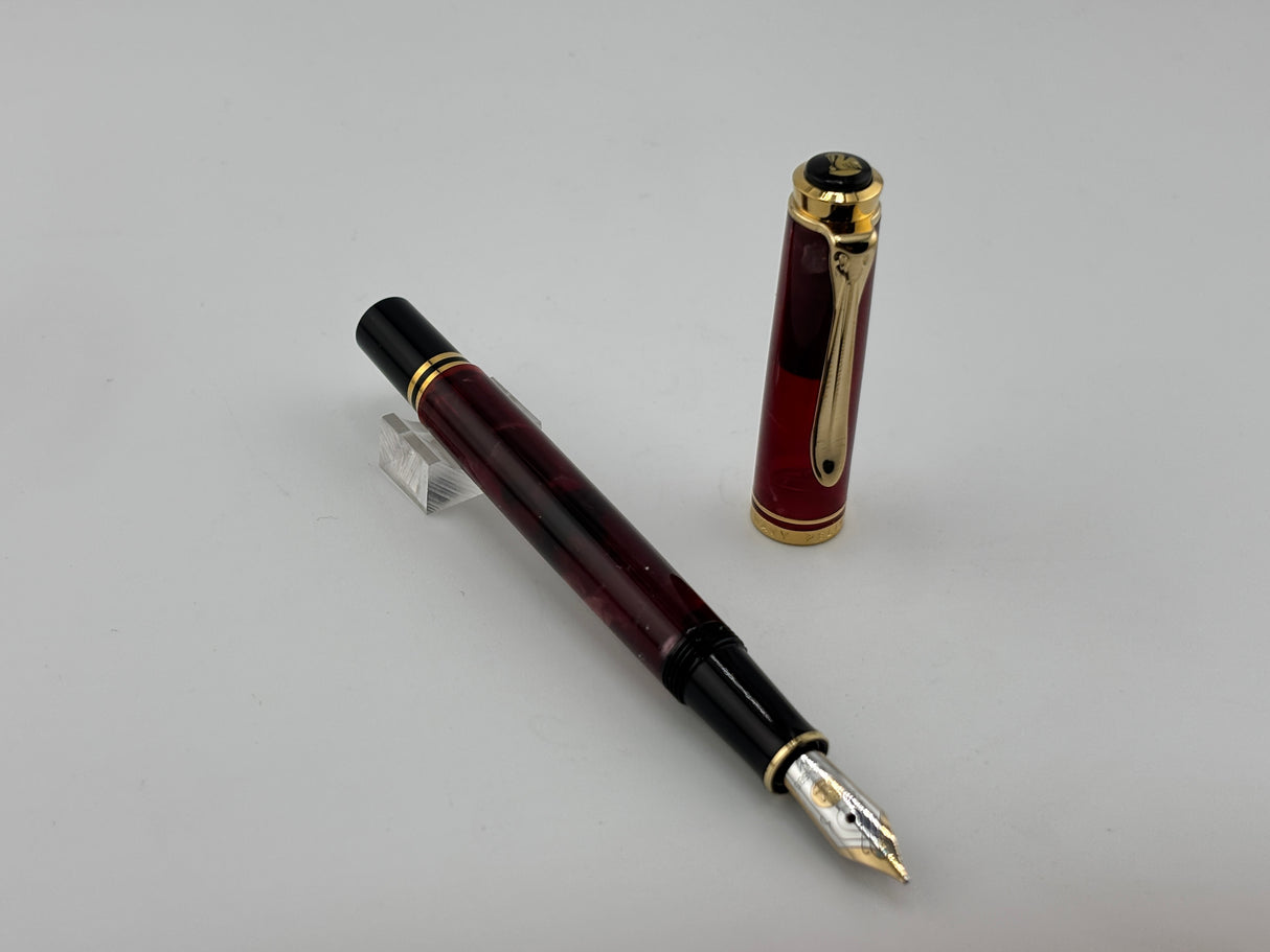 Pelikan M300  Marbled Burgundy Fountain Pen (Circa 2002) - Medium 14kt Gold Nib