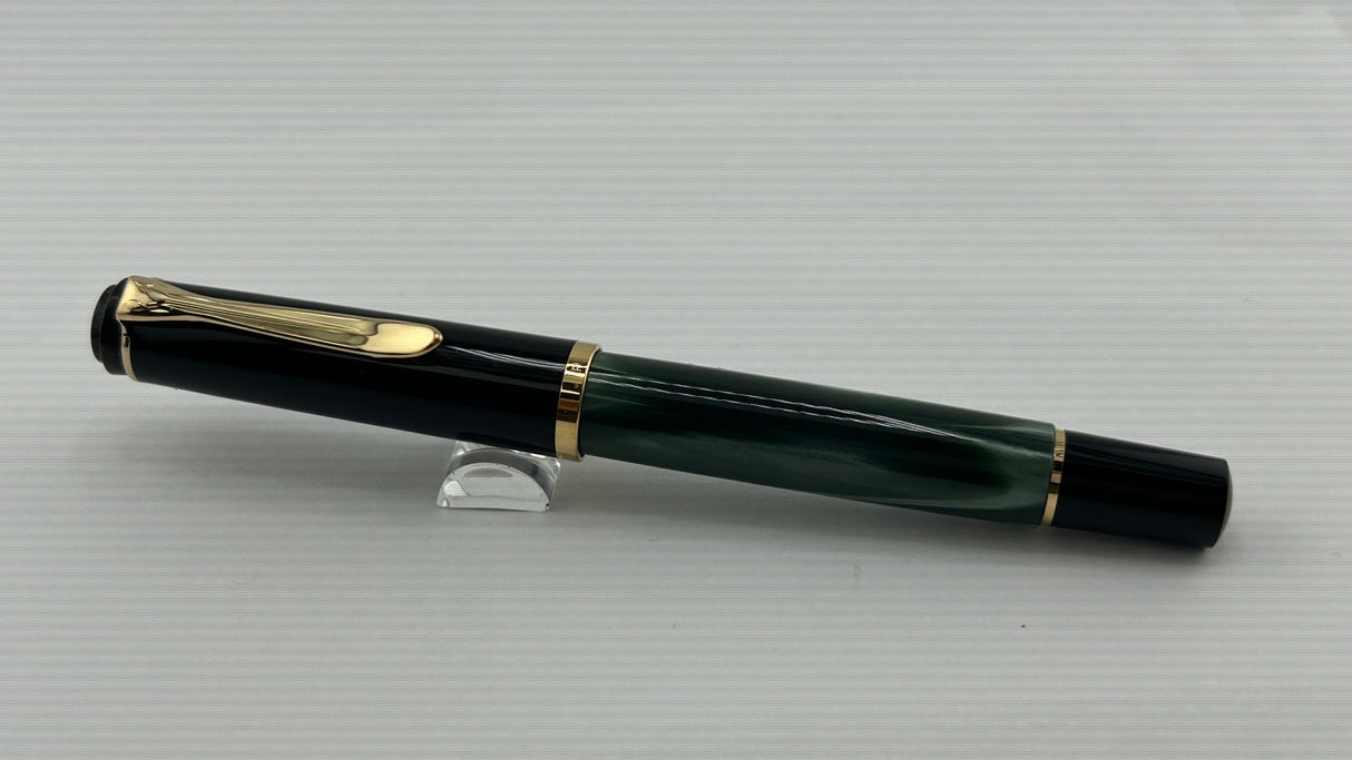 Pelikan Classic R200 Green Marbled circa 2000 - Roller Ball