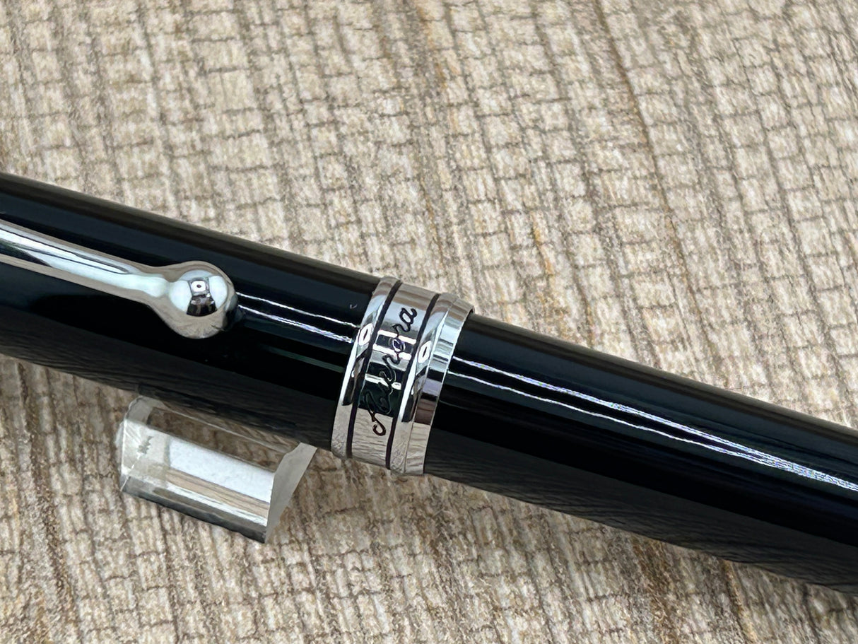 Aurora 88 Mid-size Black Resin - Fineliner Pen