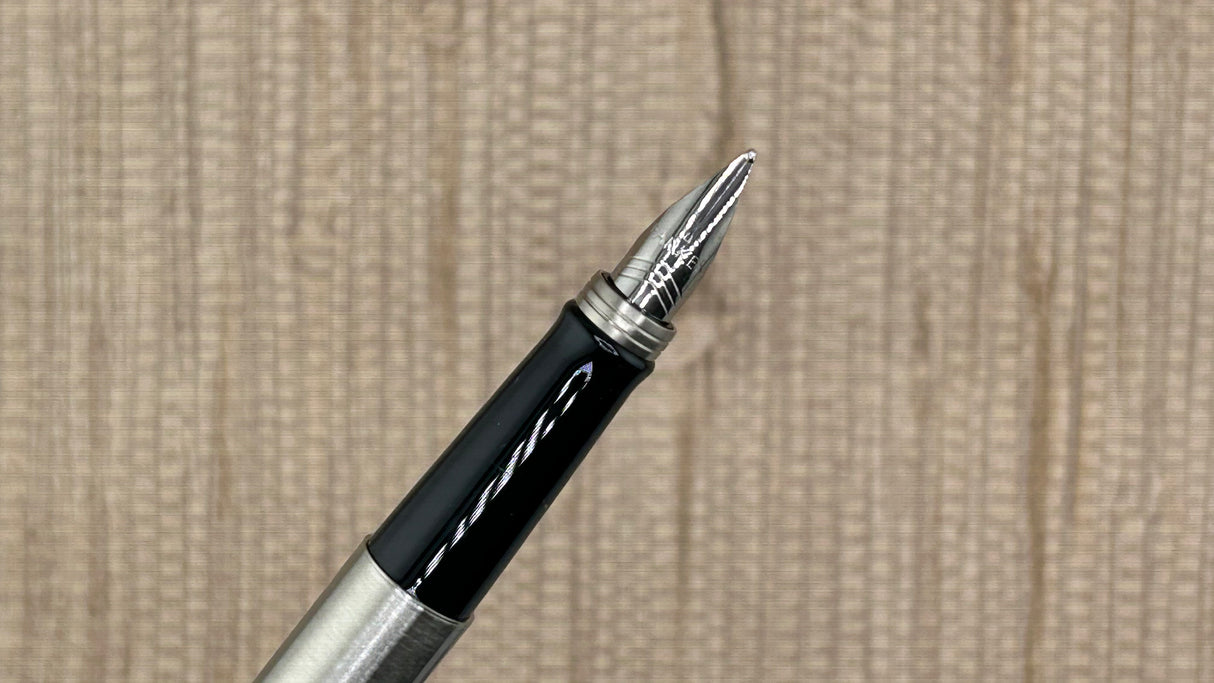 Parker Jotter Stainless Steel Chrome Trim - Fountain Pen