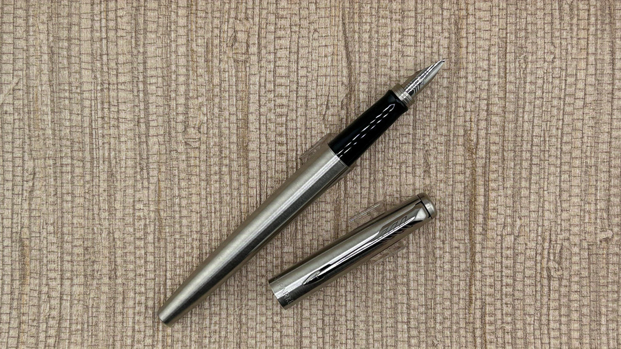 Parker Jotter Stainless Steel Chrome Trim - Fountain Pen