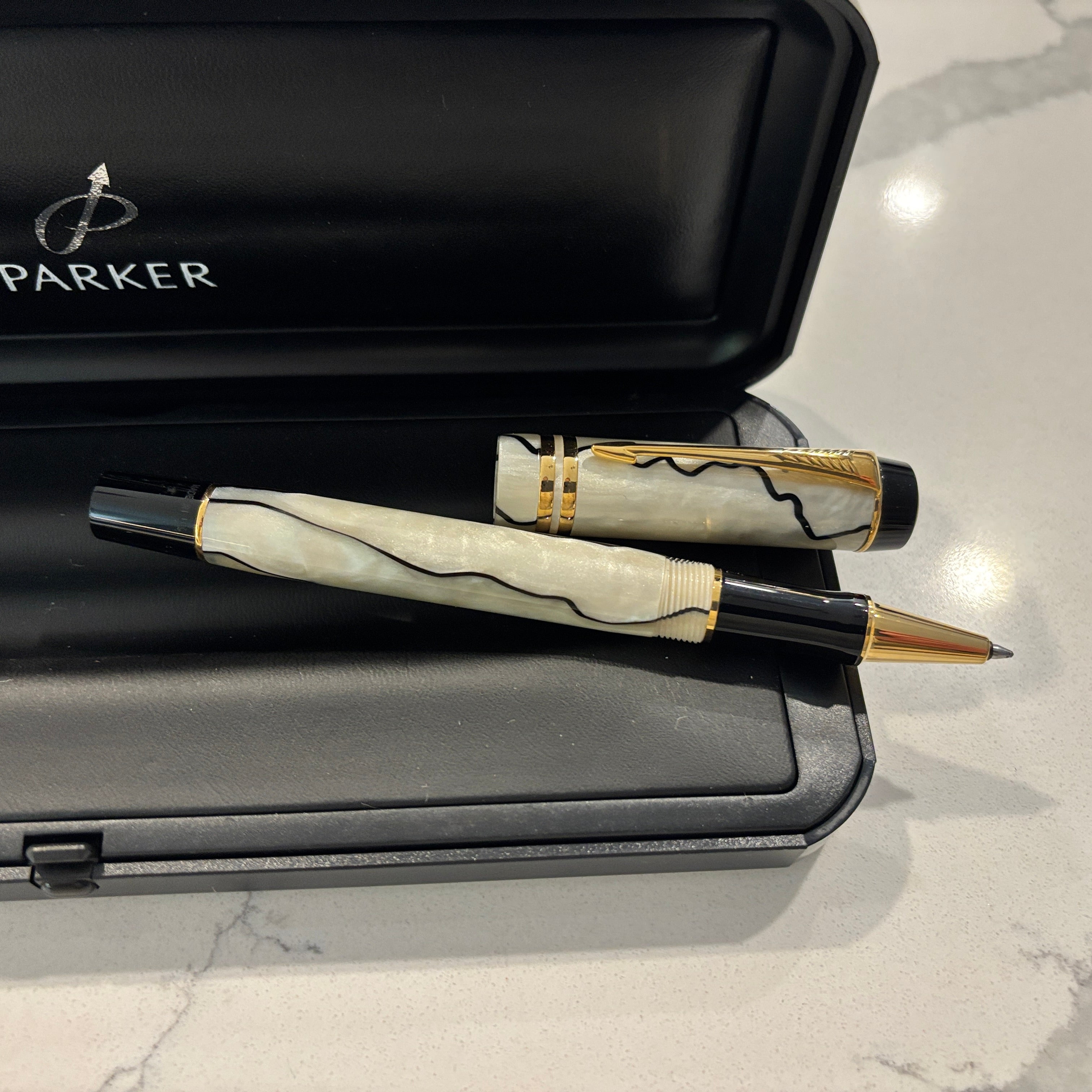Parker デュオフォールド Parker Duofold Black and Pearl Rollerball - – Fountain Pen Hospital