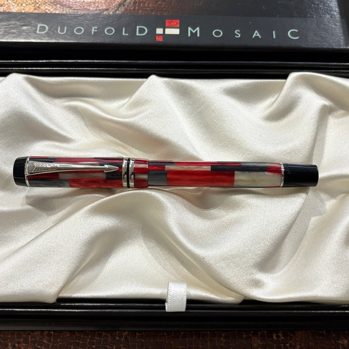Parker Duofold International Mosaic Red Fountain Pen - Circa 2001