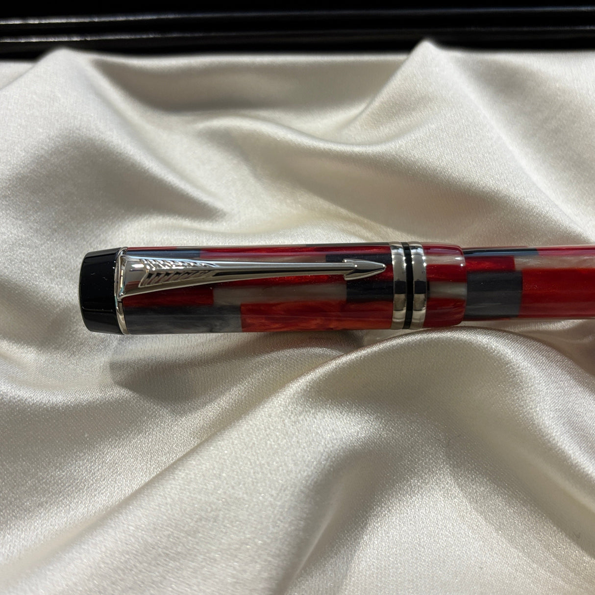 Parker Duofold International Mosaic Red Fountain Pen - Circa 2001