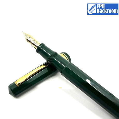 Omas Italia '90 Racing Green Facetted Large Paragon Fountain Pen