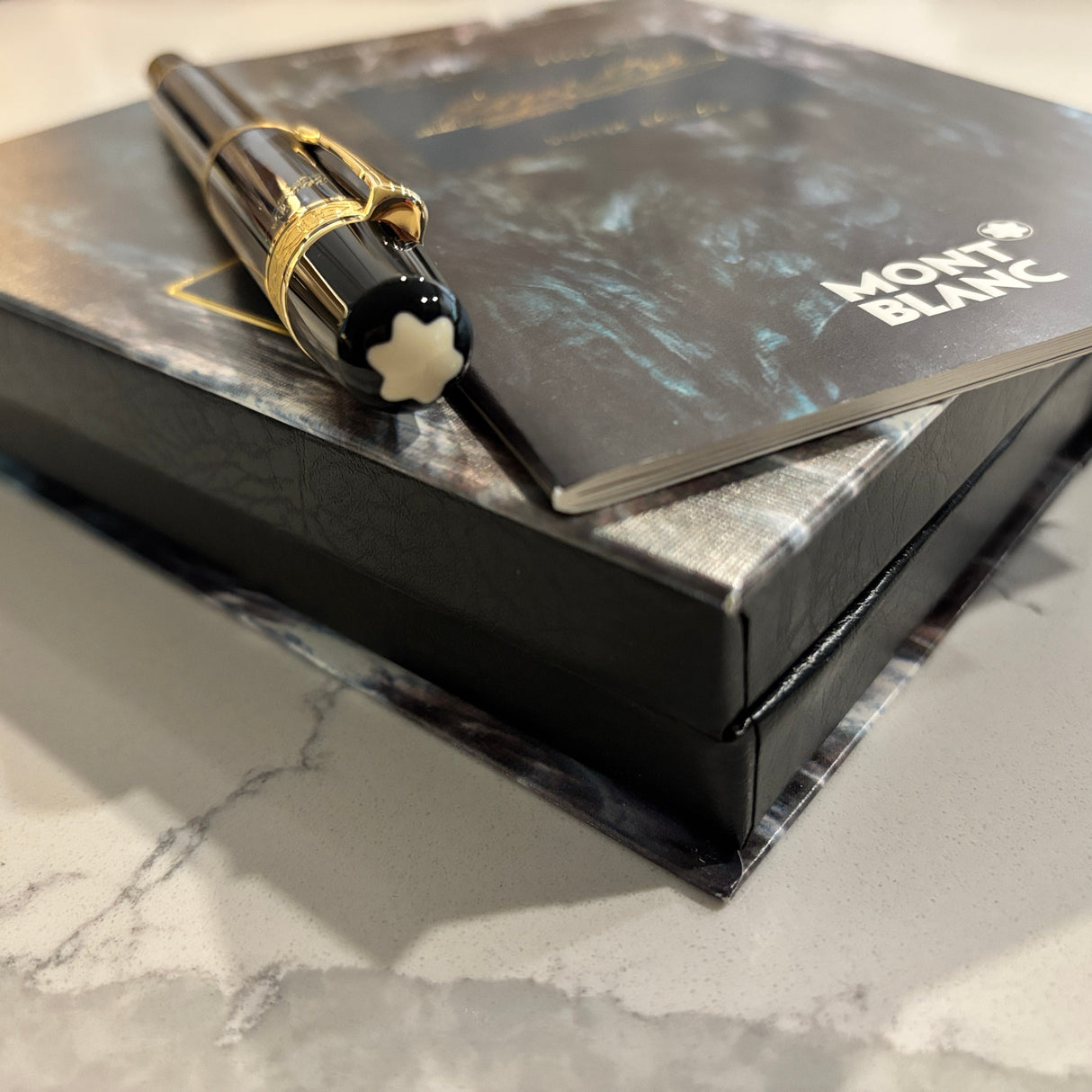 Montblanc Edgar Allan Poe Limited Edition - Fountain Pen -  Broad 18kt Gold Nib