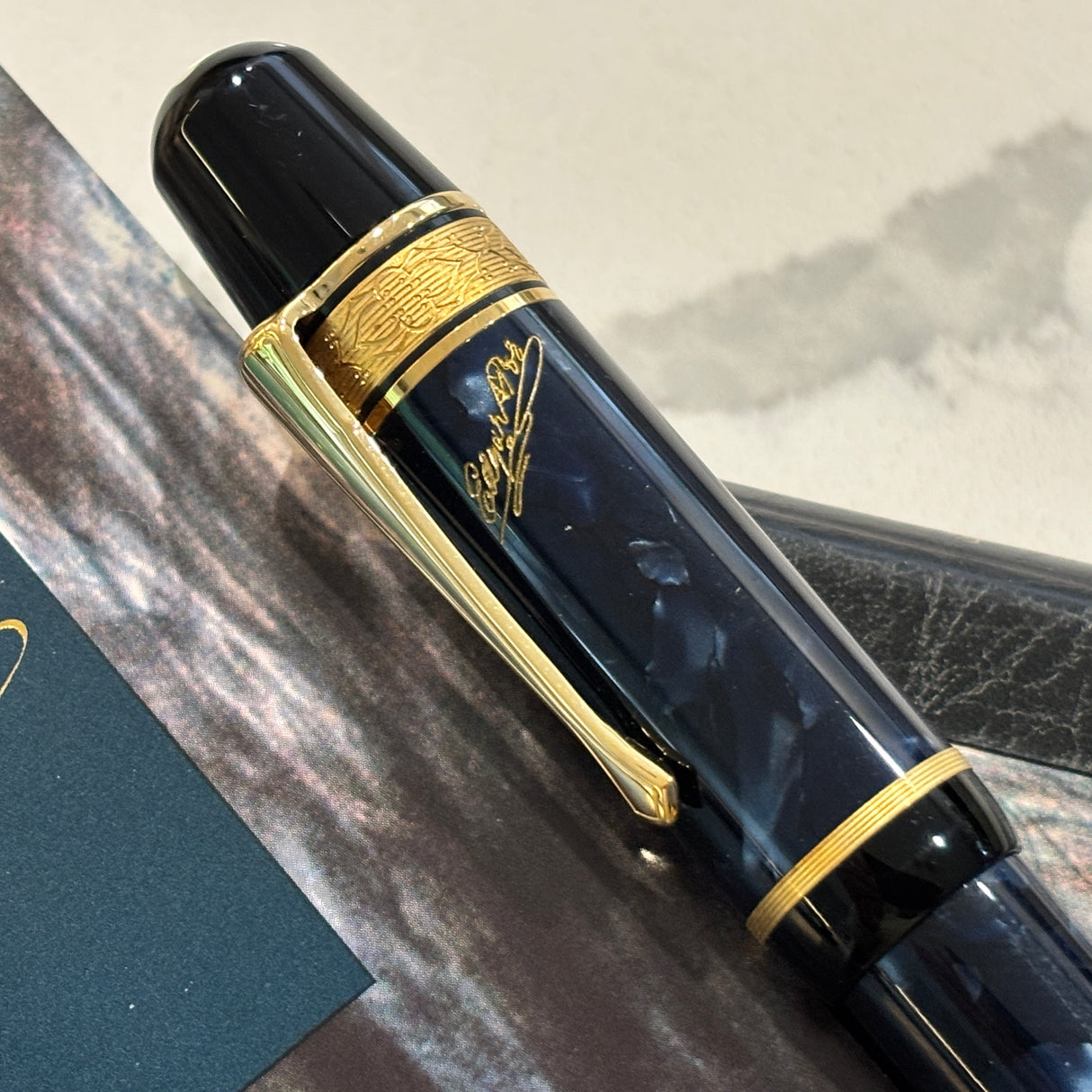 Montblanc Edgar Allan Poe Limited Edition - Fountain Pen -  Broad 18kt Gold Nib