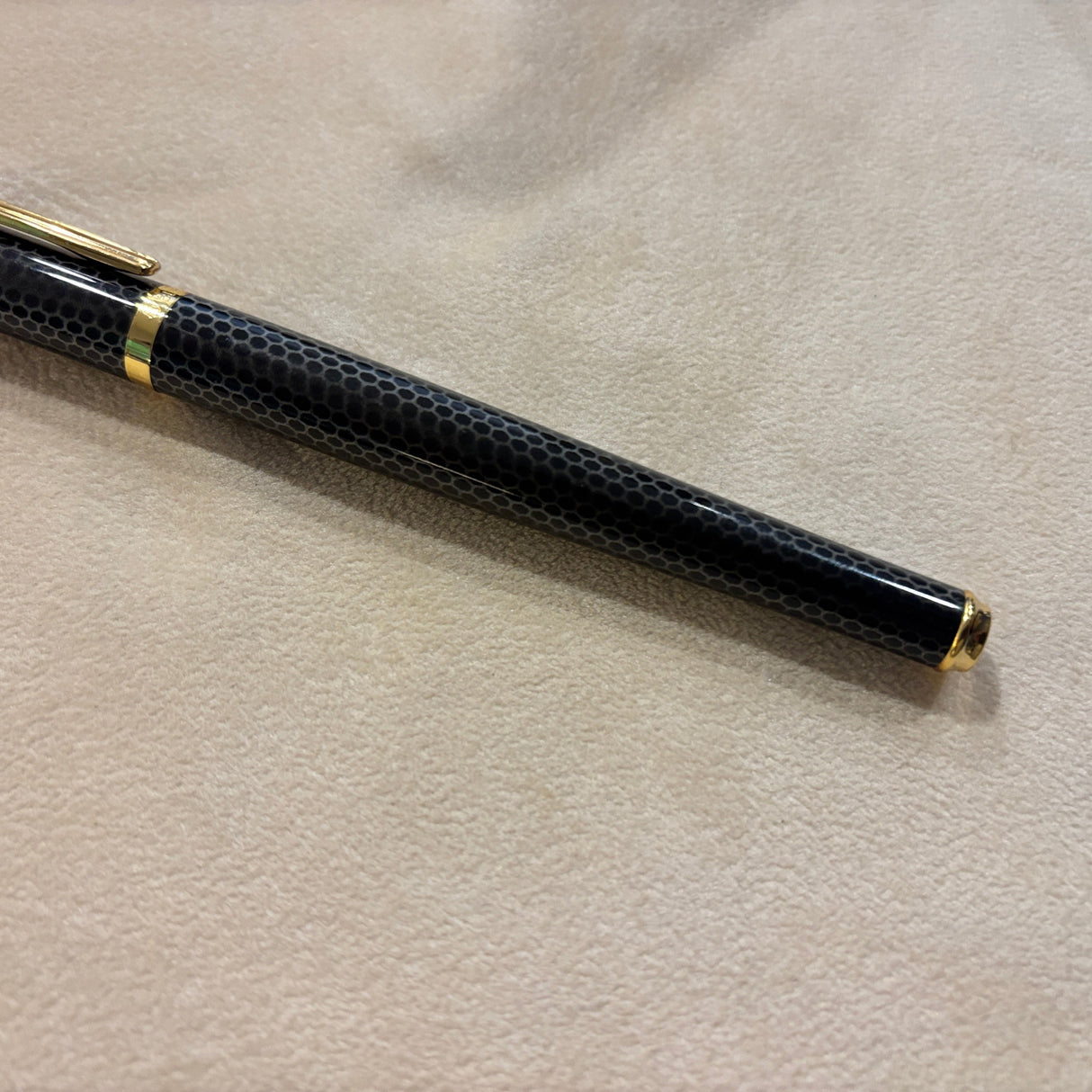 Elysee Chinese Lacquer En Vogue Grey "Cobra" - Medium 18kt Gold Nib