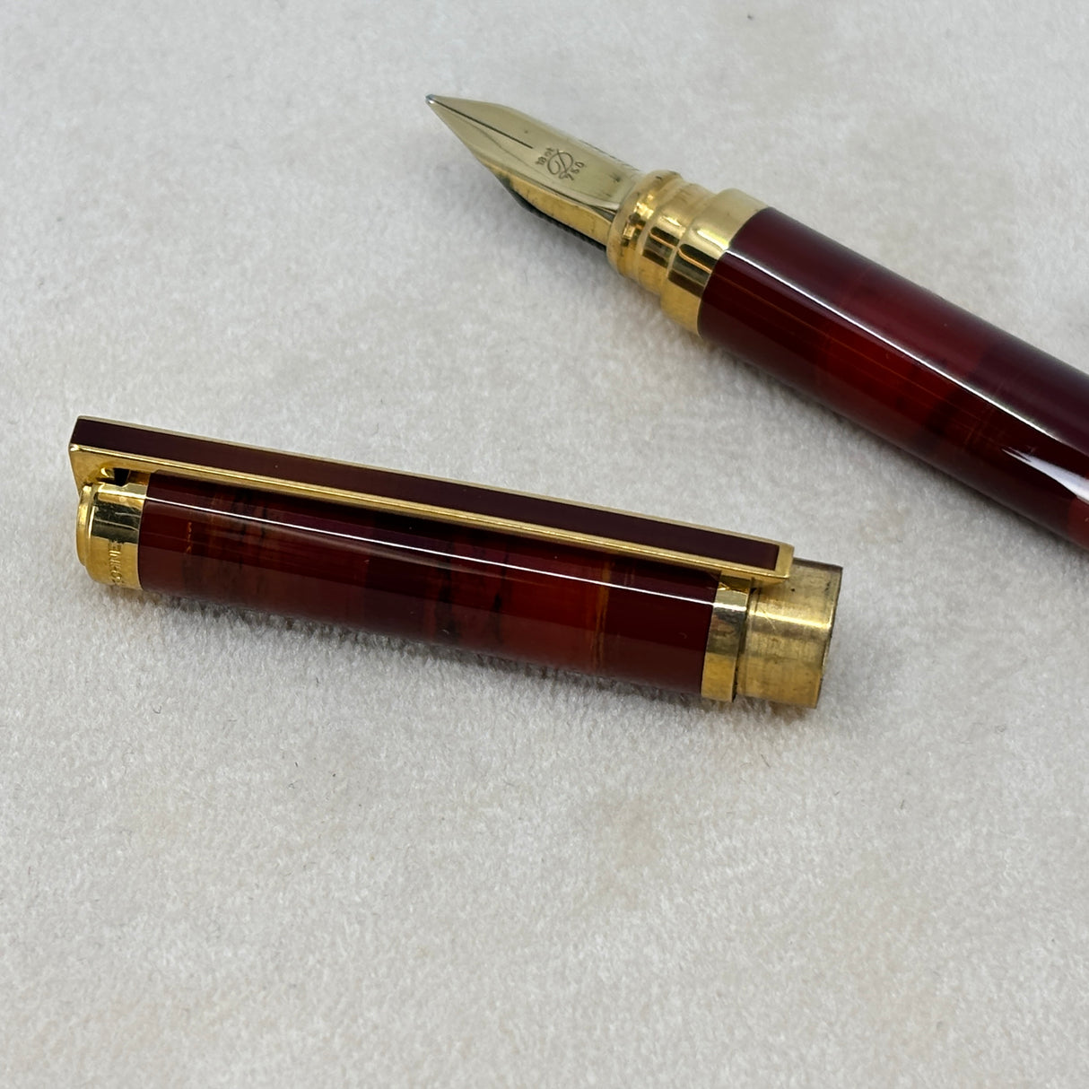 ST Dupont Classic Fountain Pen  - Red Strata Gold trim circa 1980