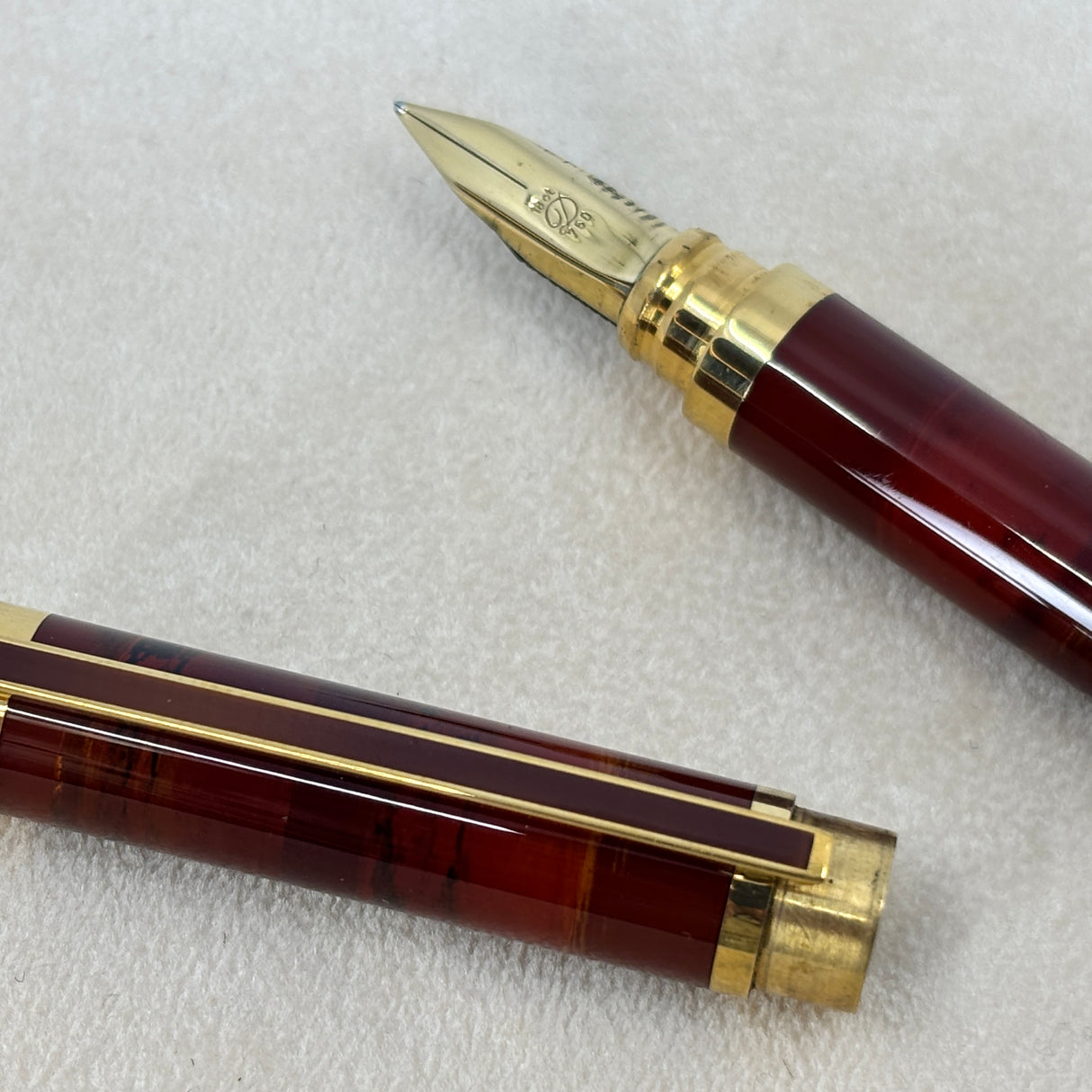 ST Dupont Classic Fountain Pen  - Red Strata Gold trim circa 1980