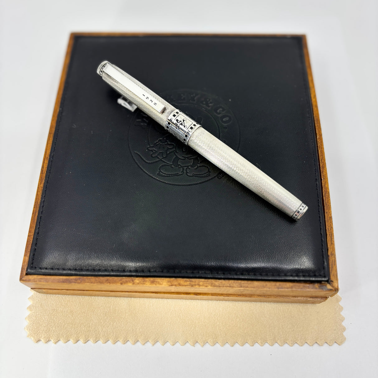 Colibri Mickey Mouse full sterling silver .925 Limited Edition Fountain Pen - Fine 18kt Gold Nib
