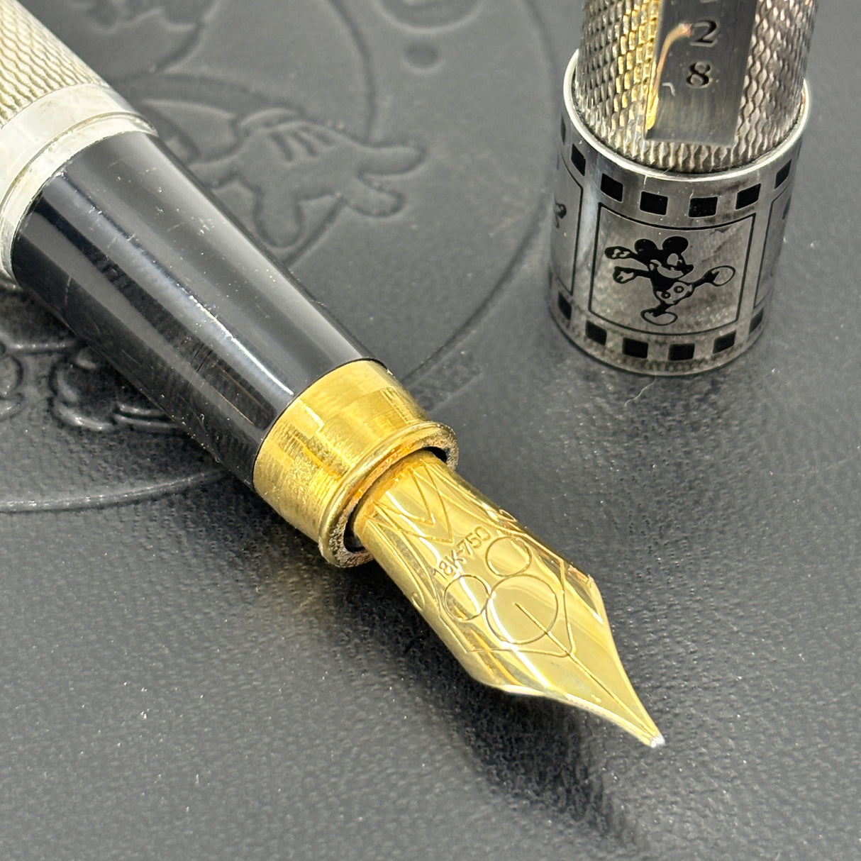 Colibri Mickey Mouse full sterling silver .925 Limited Edition Fountain Pen - Fine 18kt Gold Nib