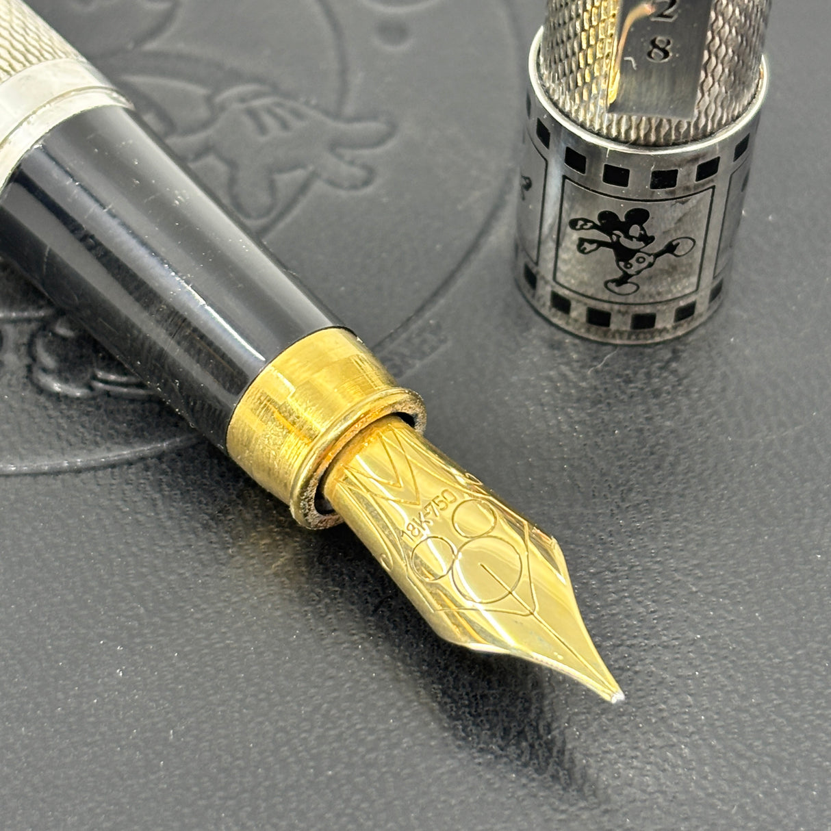 Colibri Mickey Mouse full sterling silver .925 Limited Edition Fountain Pen - Fine 18kt Gold Nib