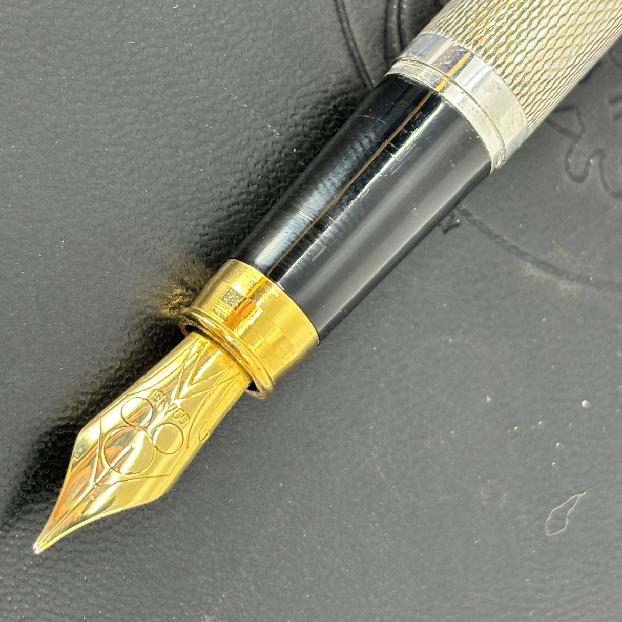 Colibri Mickey Mouse full sterling silver .925 Limited Edition Fountain Pen - Fine 18kt Gold Nib