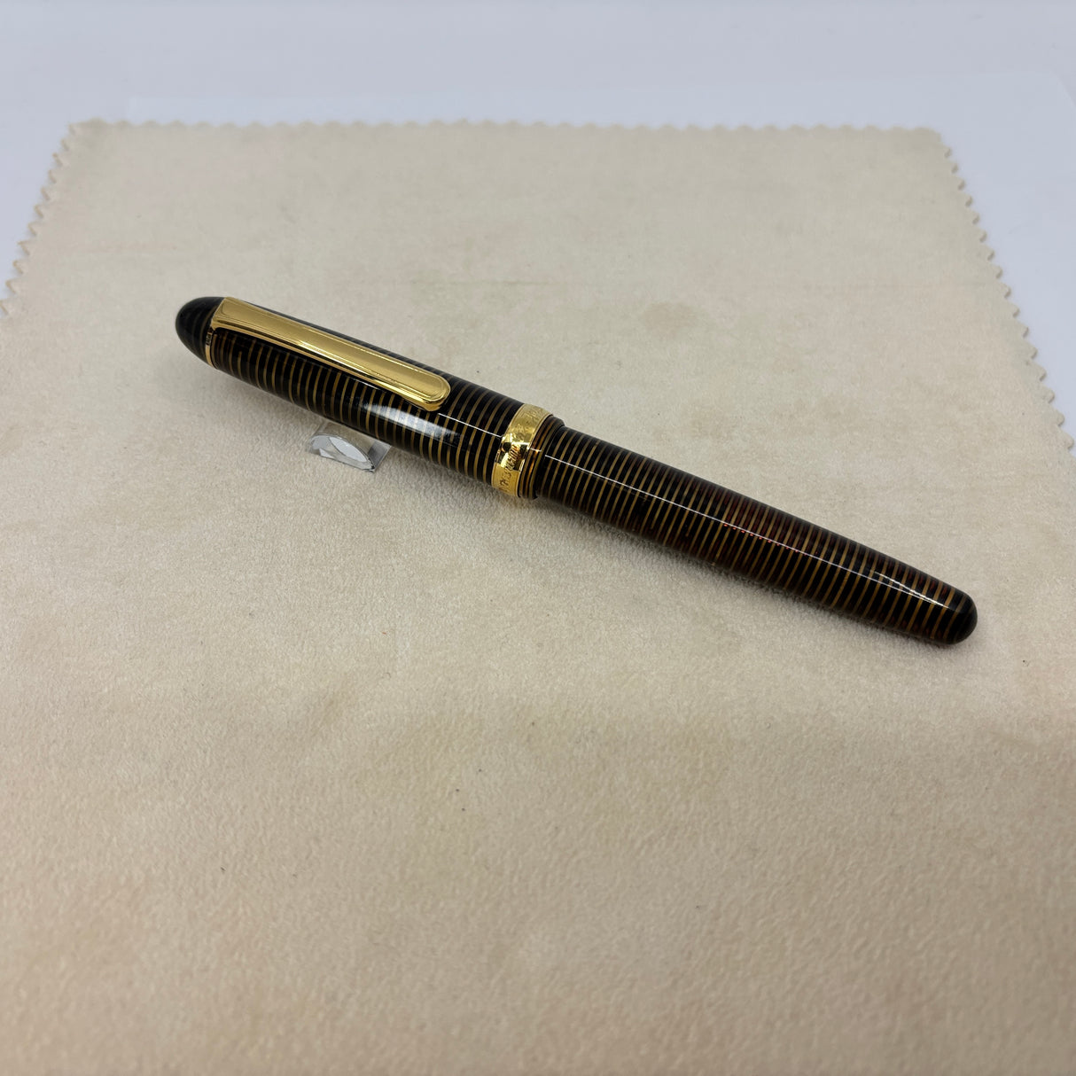 Platinum 3776 Gold Striped Celluloid - THE rarest color of celluloid in the Series-14 kt Gold Music NIB !!