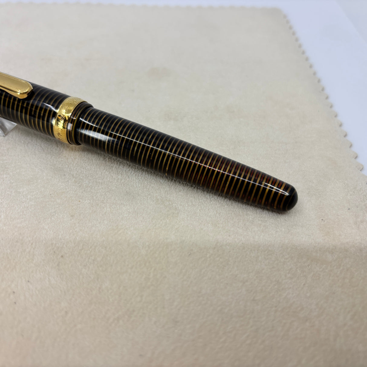 Platinum 3776 Gold Striped Celluloid - THE rarest color of celluloid in the Series-14 kt Gold Music NIB !!