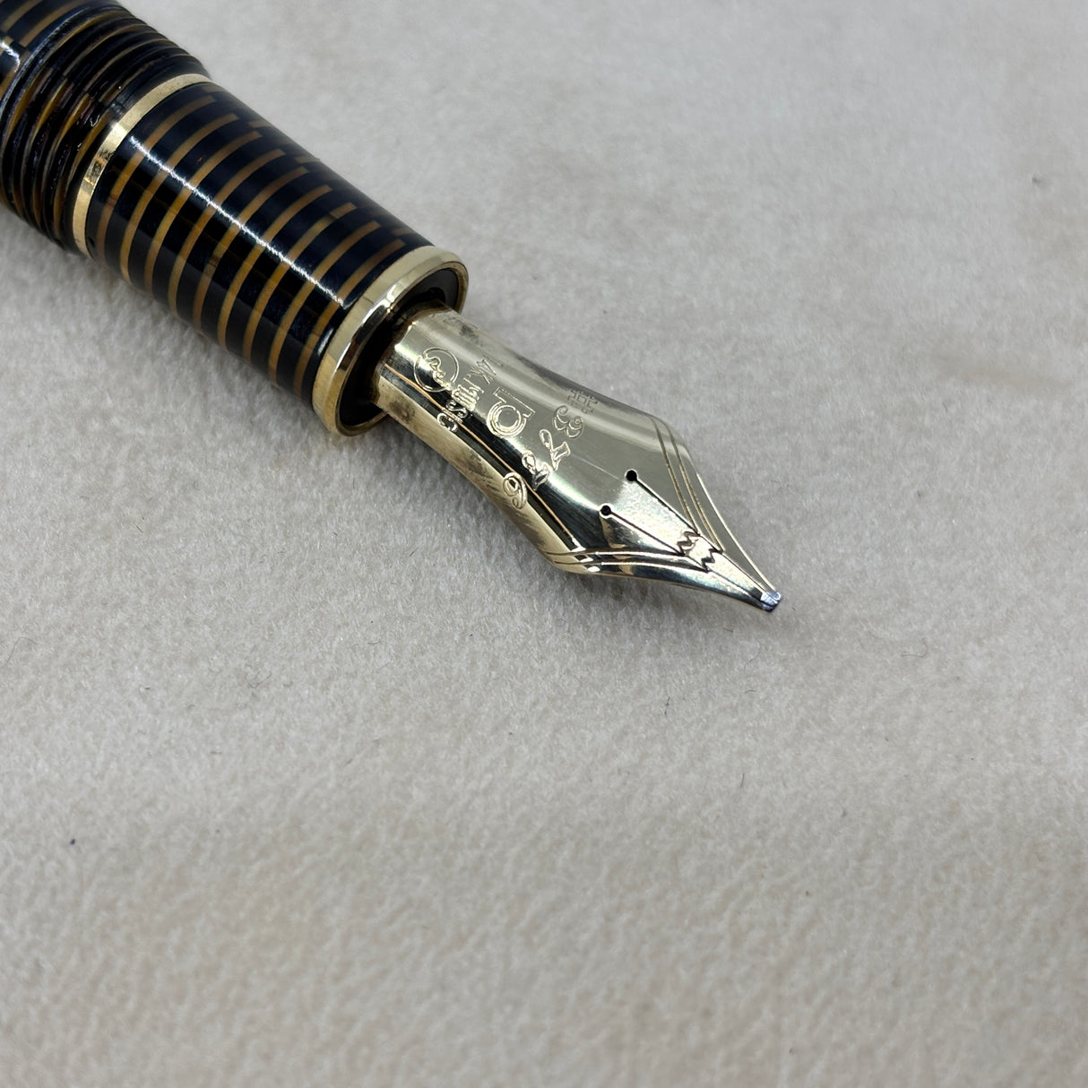 Platinum 3776 Gold Striped Celluloid - THE rarest color of celluloid in the Series-14 kt Gold Music NIB !!