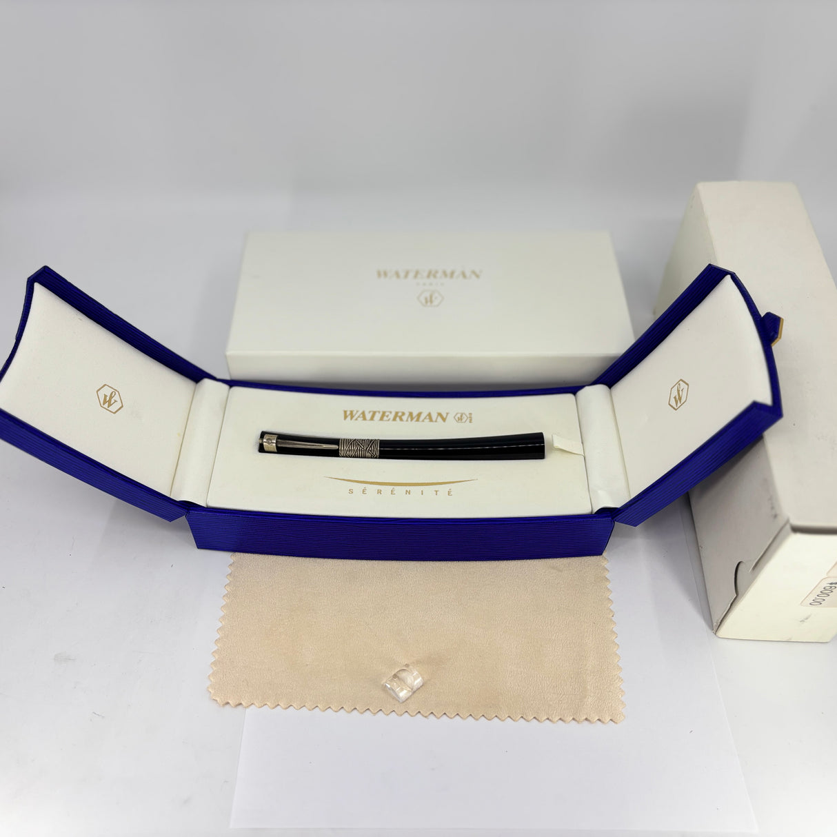 Waterman Serenite Black Fountain Pen -  Broad 18kt Gold Nib