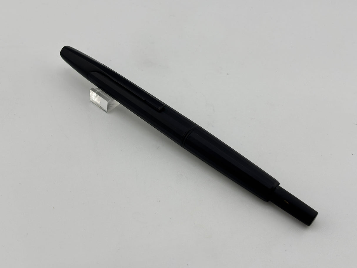 Pilot Namiki Black Matte Vanishing Point Fountain Pen - 1990s Style Multi-Facetted  Body  - Medium 14kt Gold  Nib