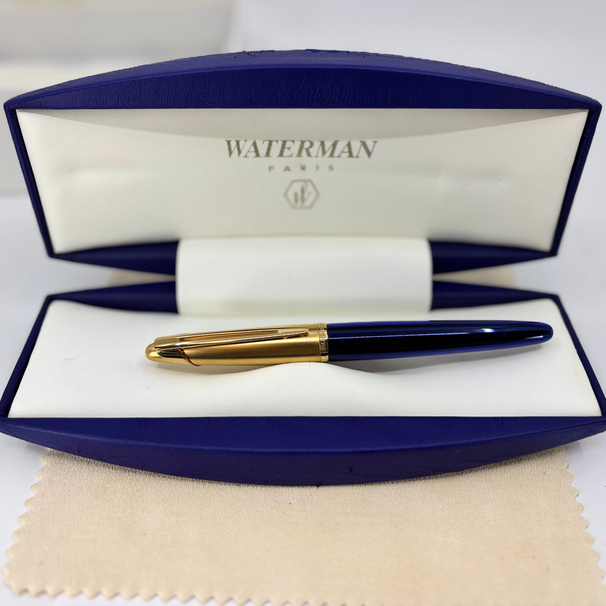 Waterman Edson Blue Fountain Pen - Medium 18kt Gold Nib
