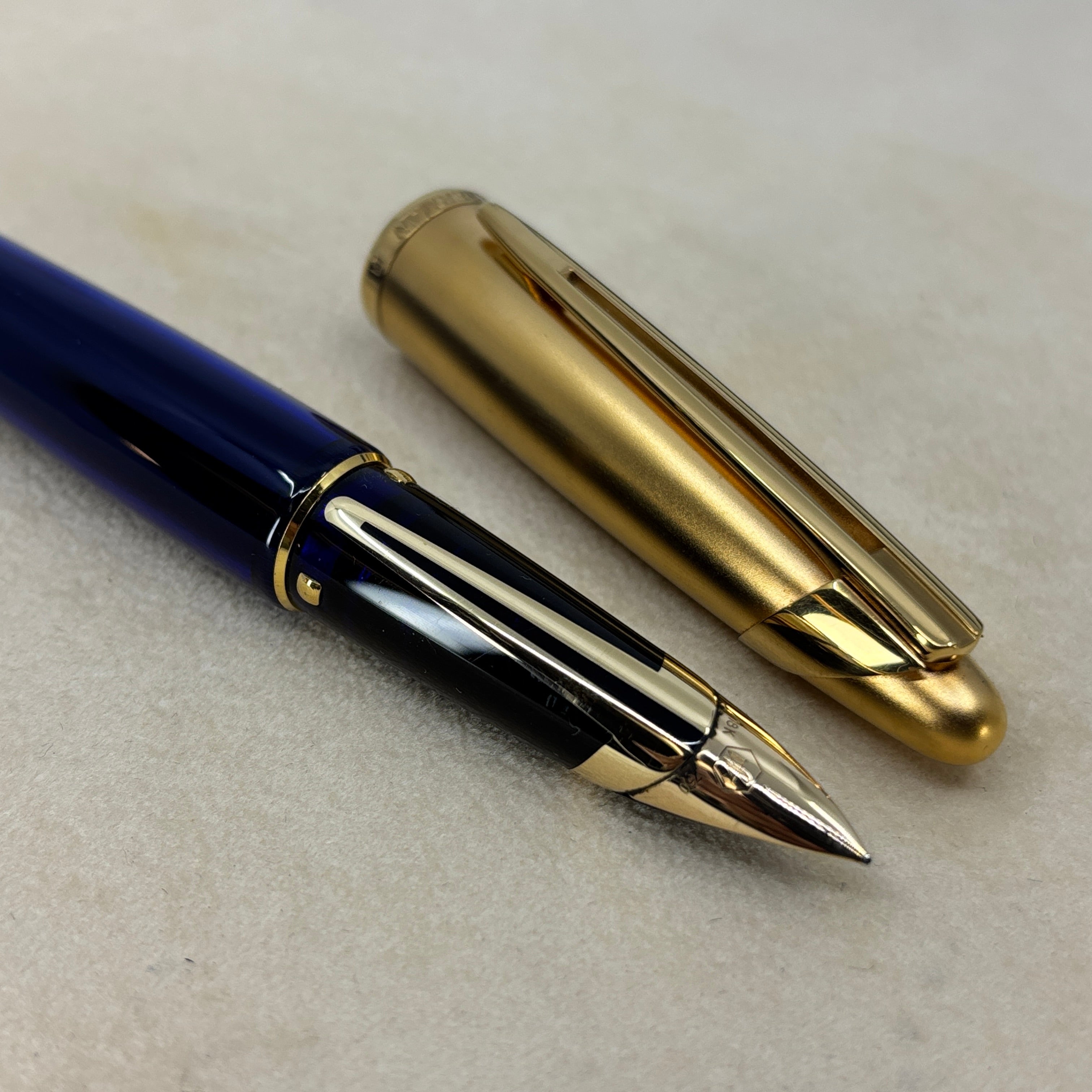 Waterman Edson Blue Fountain Pen - Medium 18kt Gold Nib – Fountain