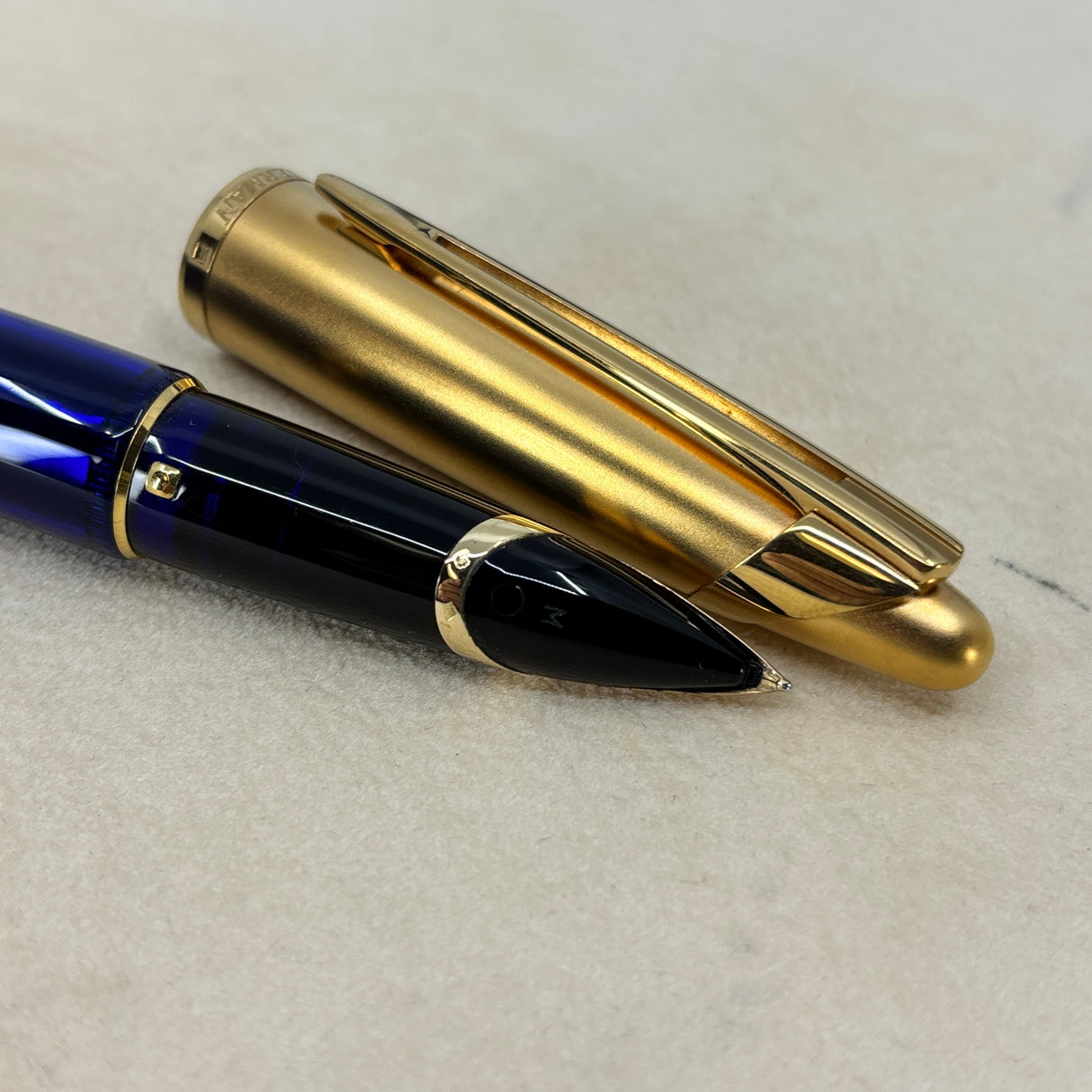 Waterman Edson Blue Fountain Pen - Medium 18kt Gold Nib