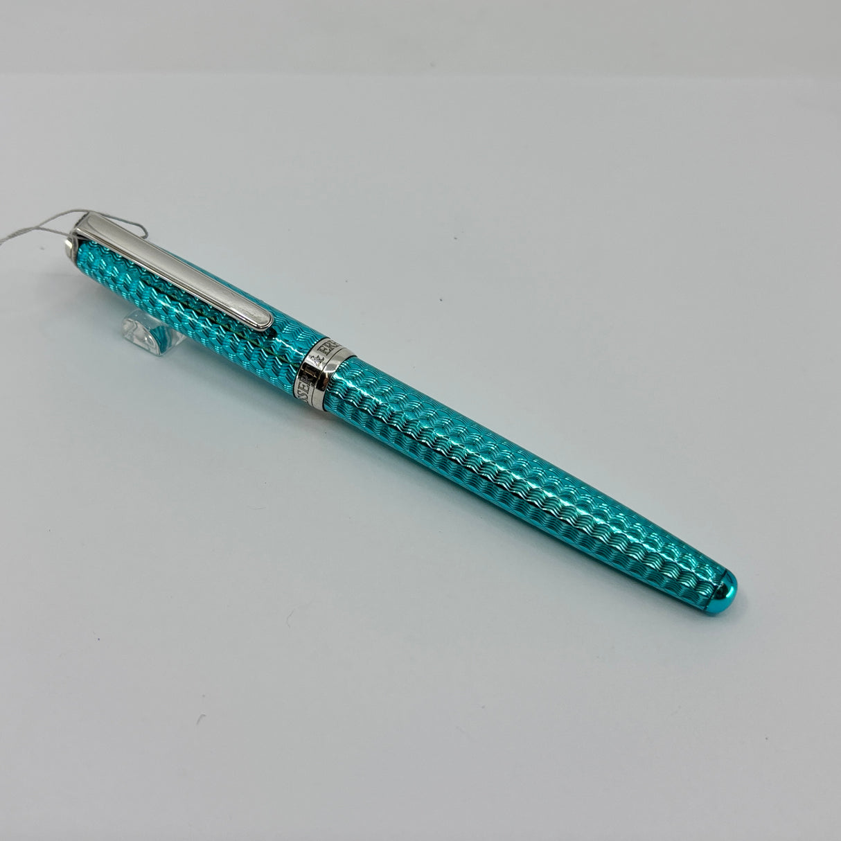 Bossert & Erhard Basketweave  Arctic Ice  Fountain Pen - Medium 18kt Gold Nib