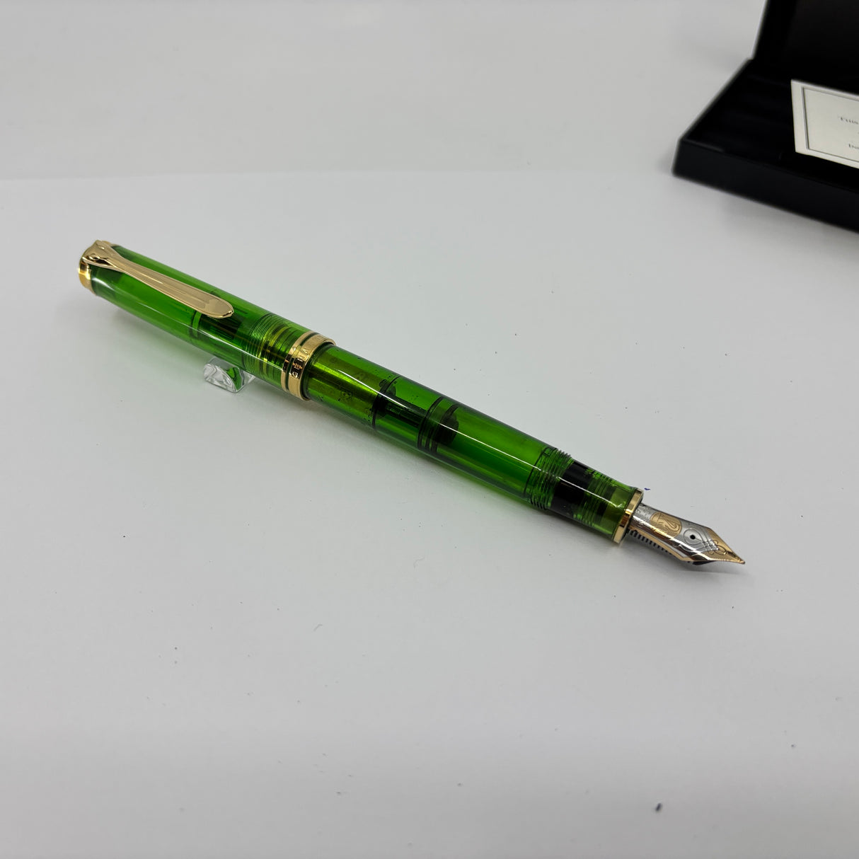 Pelikan M800 Green  Transparent Edition, Original Version Fountain Pen - Circa 1992 - Fine 18kt Gold Nib