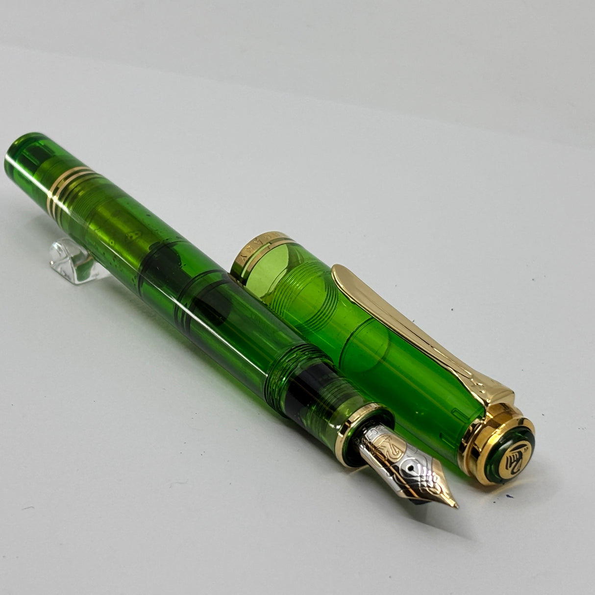 Pelikan M800 Green  Transparent Edition, Original Version Fountain Pen - Circa 1992 - Fine 18kt Gold Nib