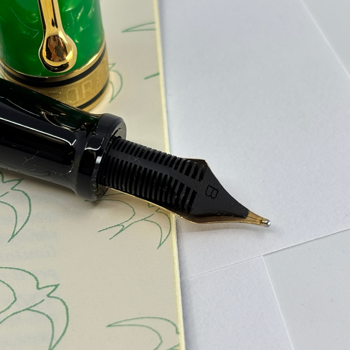 Aurora Verde e Oro Primavera  Fountain Pen Limited Edition -  Broad 18kt Gold Nib