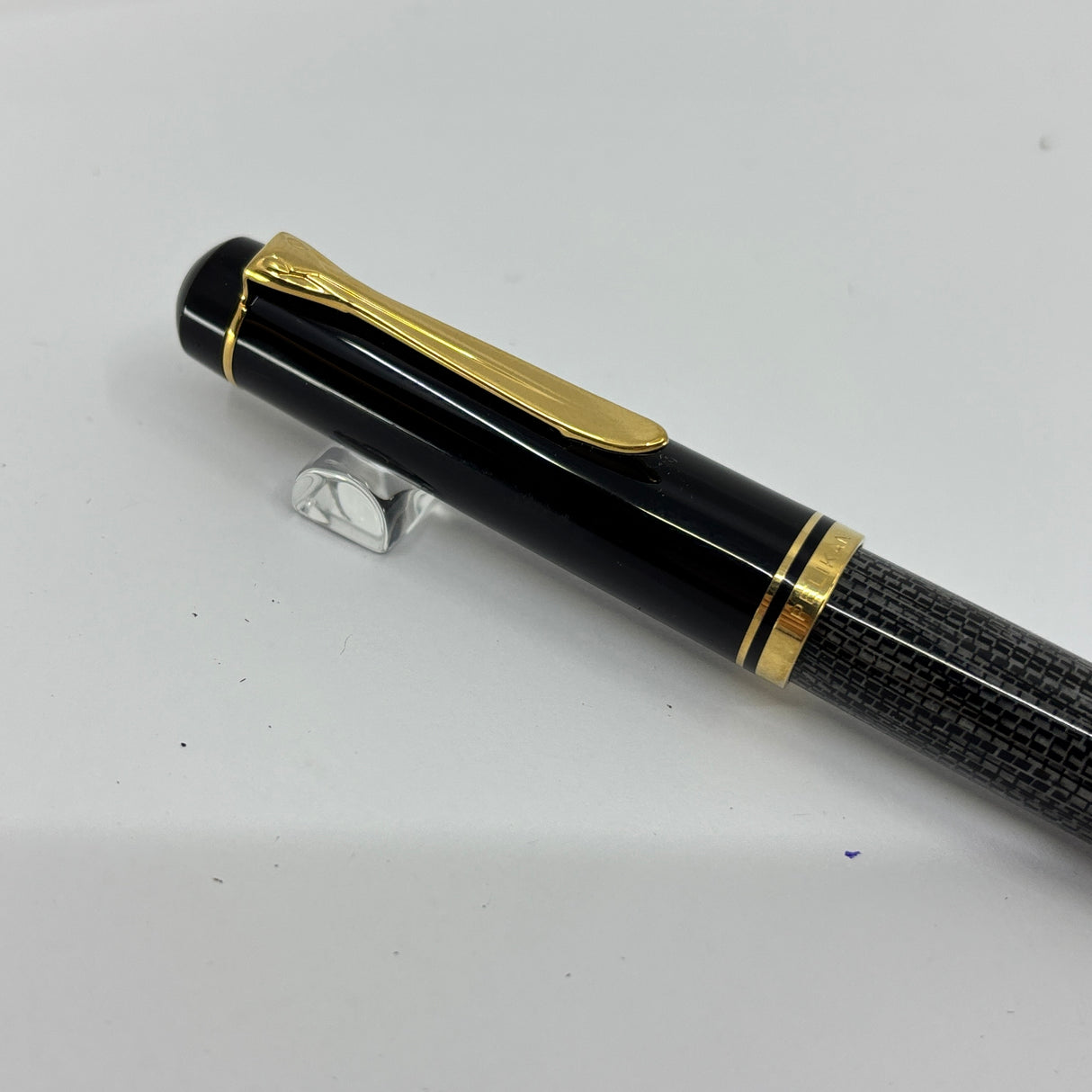 Pelikan Rare & Unusual R250 Rollerball - Resin Barrel In Gray Lizard Design - Gold Plated Trim