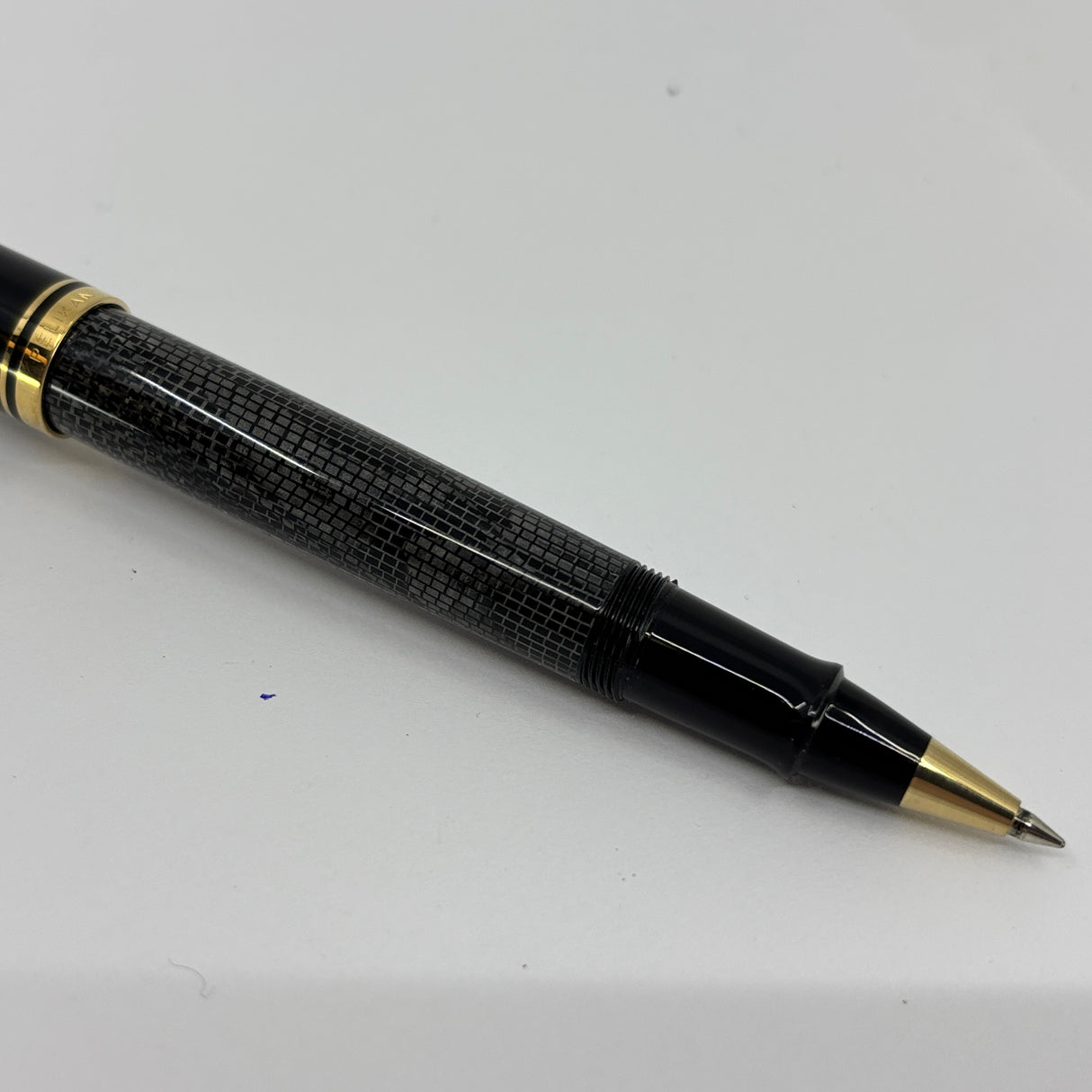 Pelikan Rare & Unusual R250 Rollerball - Resin Barrel In Gray Lizard Design - Gold Plated Trim