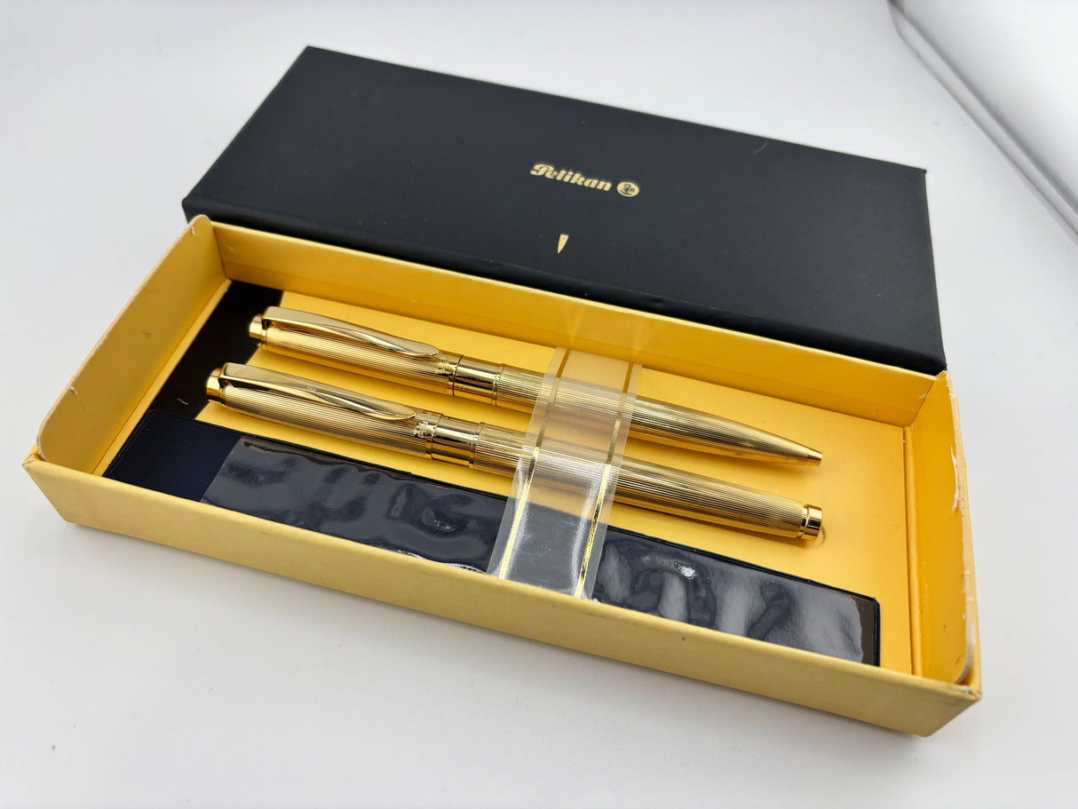 PELIKAN P590 Set Heavy gold plated fluted superb quality Gold nib 14k - Ball Pen and Fountain Pen