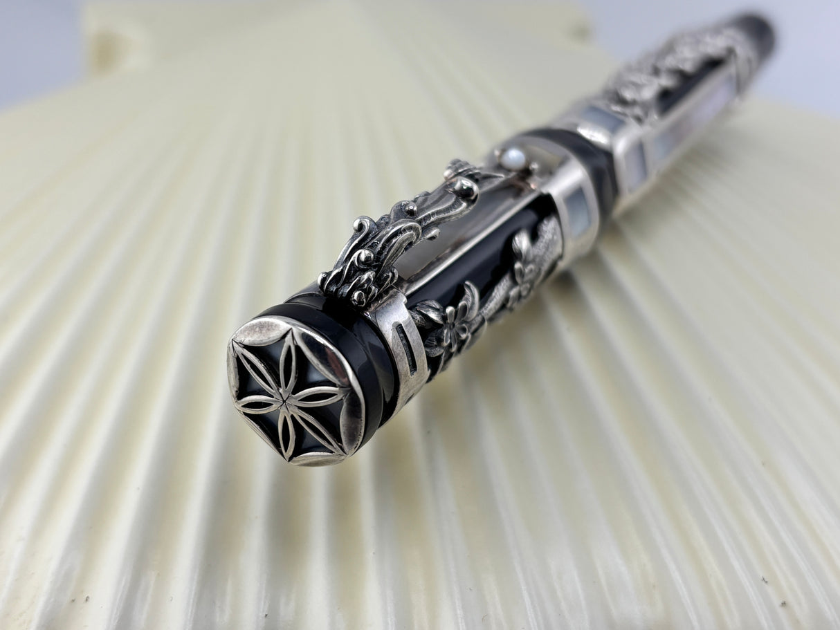 Montegrappa Aphrodite  Limited Edition Fountain Pen (1997) - A Masterpiece! - Medium 18kt Gold Nib