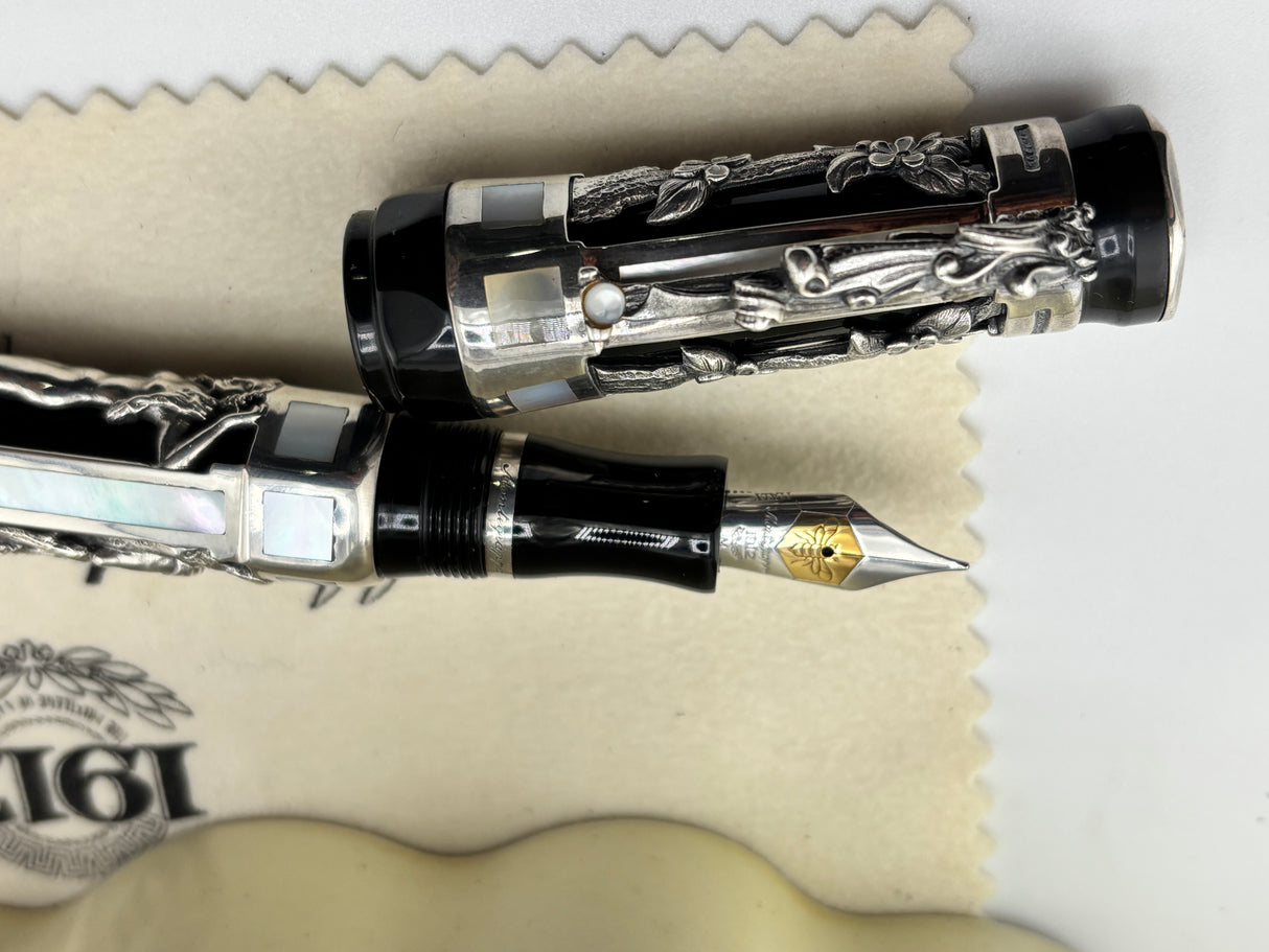 Montegrappa Aphrodite  Limited Edition Fountain Pen (1997) - A Masterpiece! - Medium 18kt Gold Nib