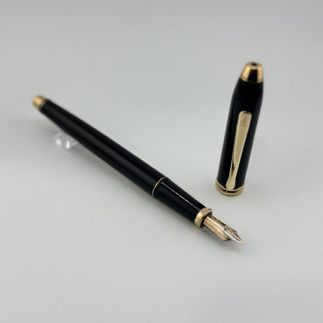 Cross Townsend Black Lacquer Fountain Pen - Made in USA - Medium 18kt Gold  Nib