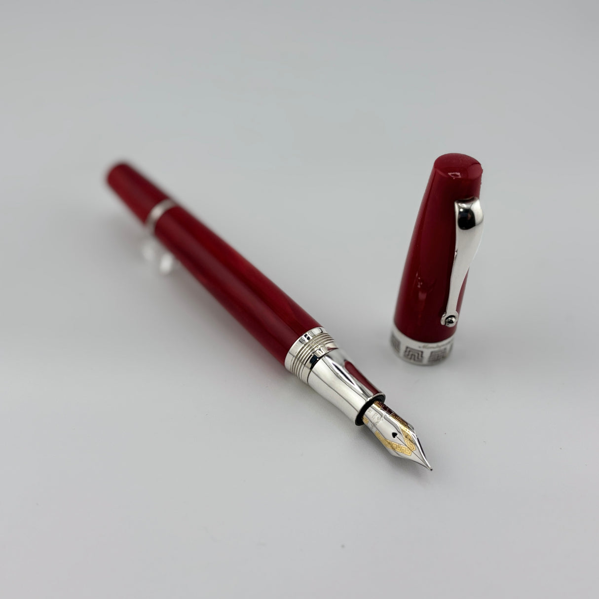 Montegrappa Historia Lustrous Red Marbled Celluloid Limited Edition Fountain Pen - Medium 18kt Gold  Nib